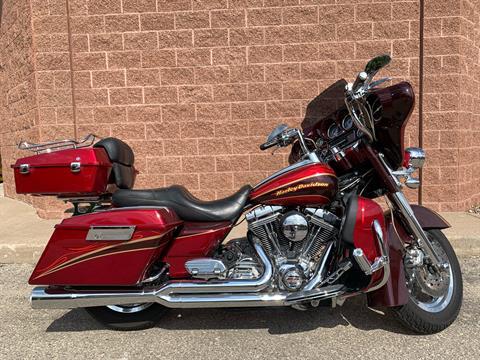 2005 Harley-Davidson FLHTCSE2 Screamin' Eagle® Electra Glide®  2 in Onalaska, Wisconsin