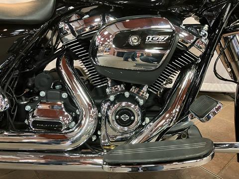 2017 Harley-Davidson Street Glide® Special in Onalaska, Wisconsin - Photo 6