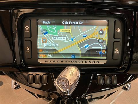 2017 Harley-Davidson Street Glide® Special in Onalaska, Wisconsin - Photo 11