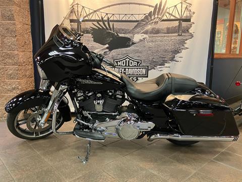 2017 Harley-Davidson Street Glide® Special in Onalaska, Wisconsin - Photo 13