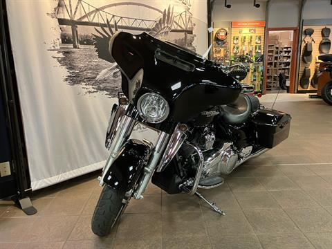 2017 Harley-Davidson Street Glide® Special in Onalaska, Wisconsin - Photo 14