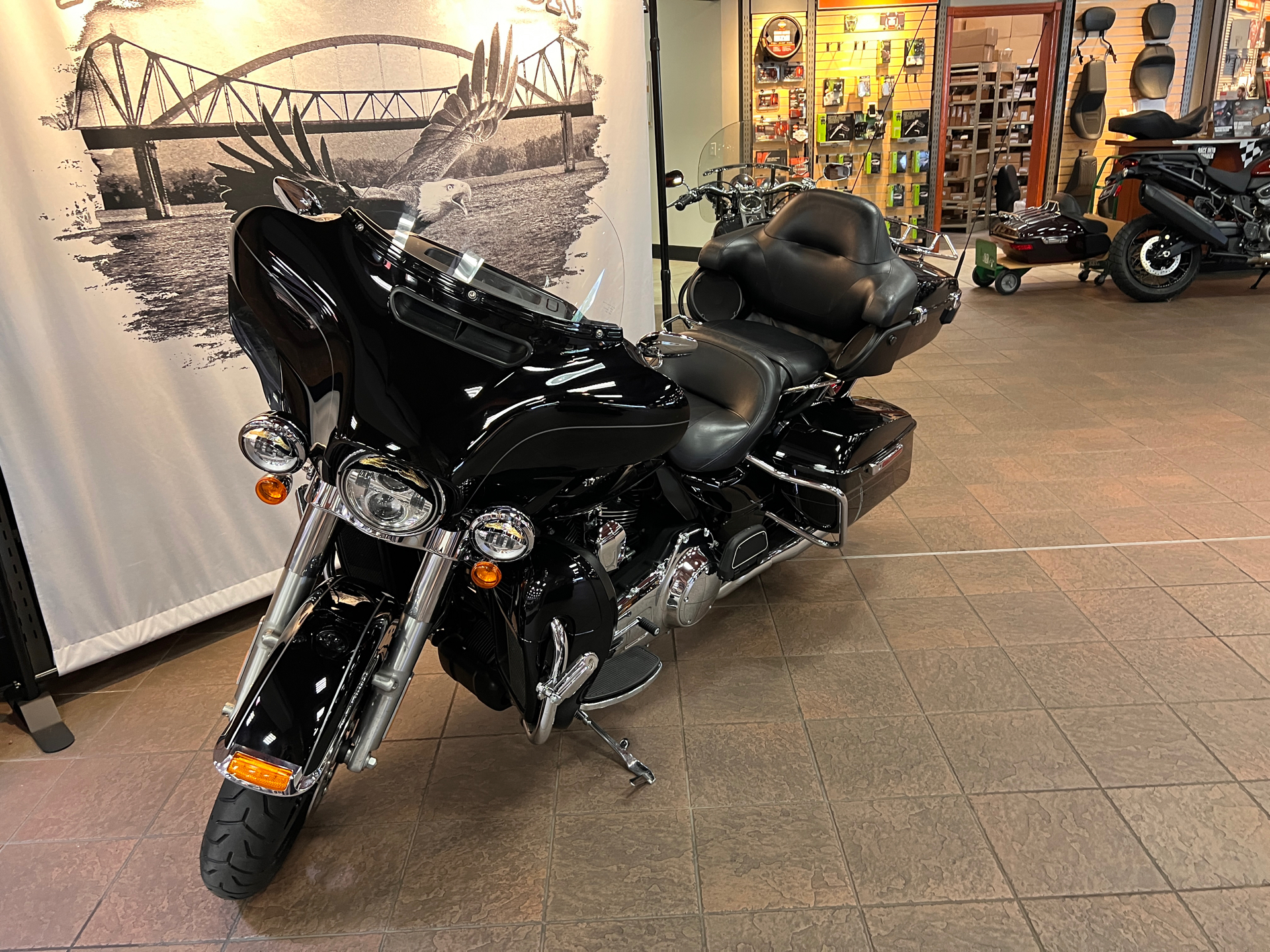 2015 Harley-Davidson Ultra Limited in Onalaska, Wisconsin - Photo 11