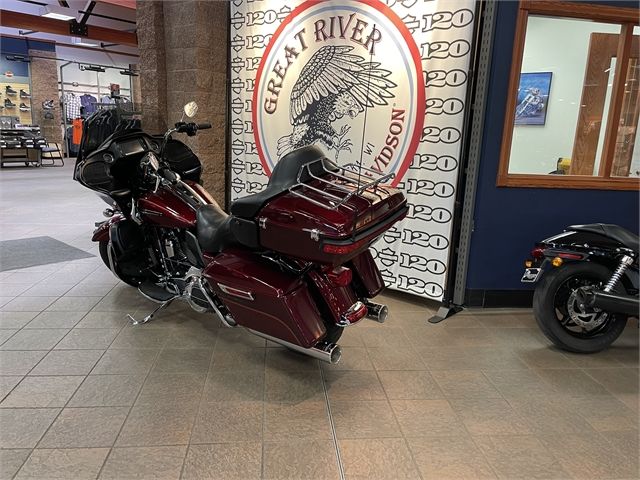 2016 Harley-Davidson Road Glide® Ultra in Onalaska, Wisconsin - Photo 10