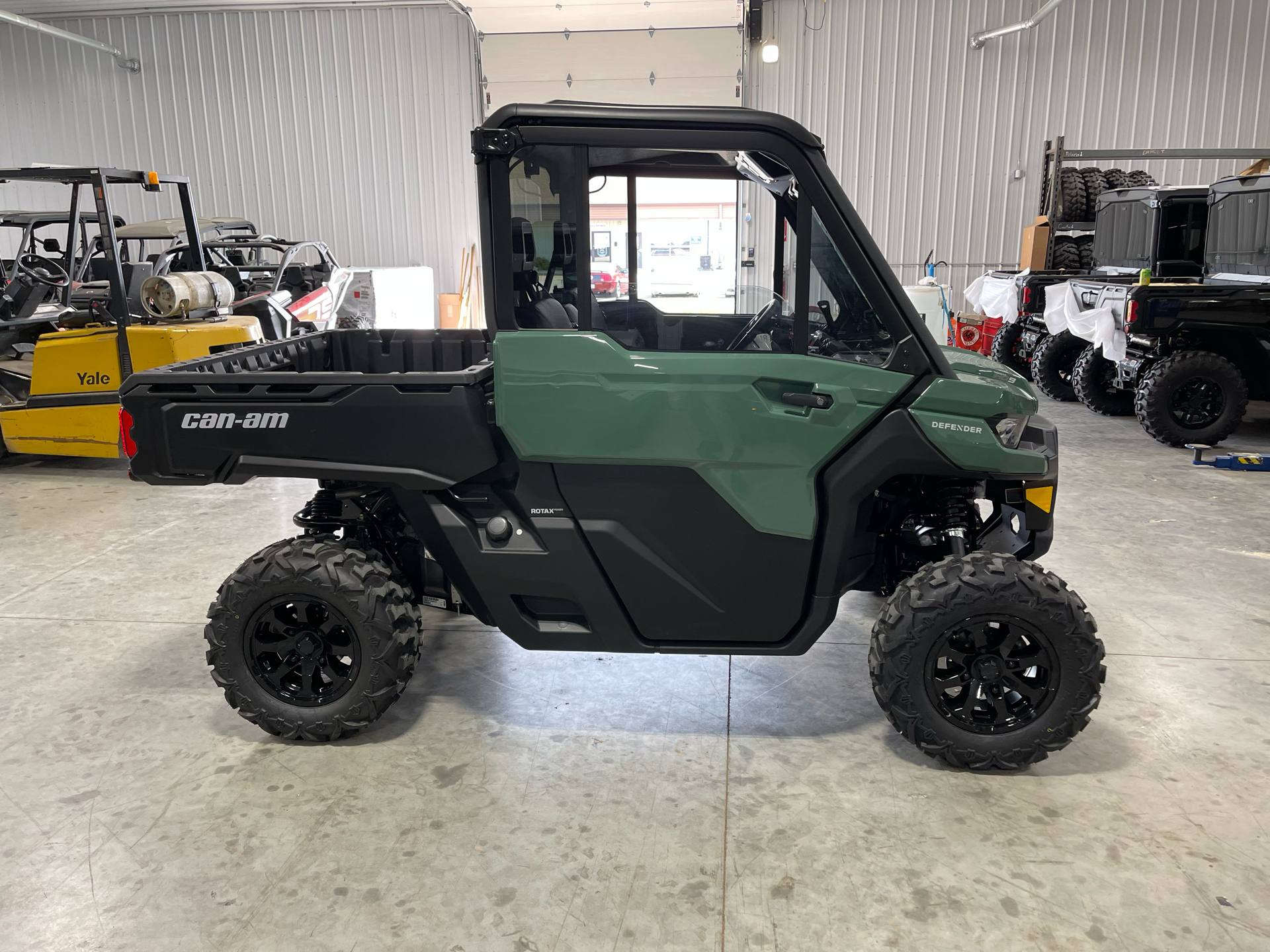 2025 Can-Am Defender DPS CAB in Waukon, Iowa - Photo 5