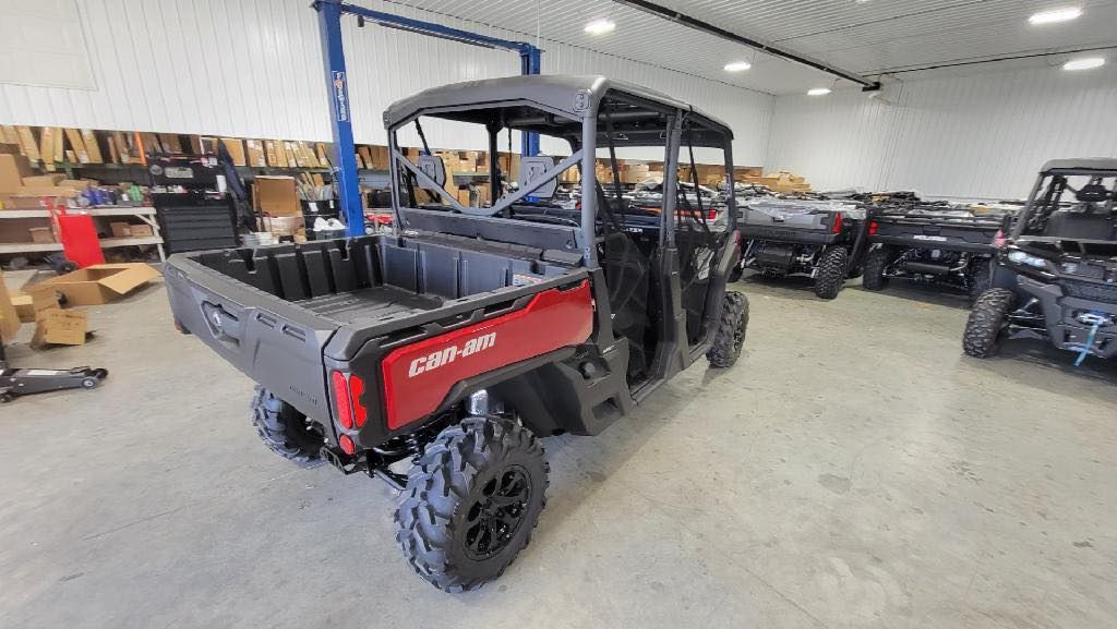 2024 Can-Am Defender MAX XT HD10 in Waukon, Iowa - Photo 2