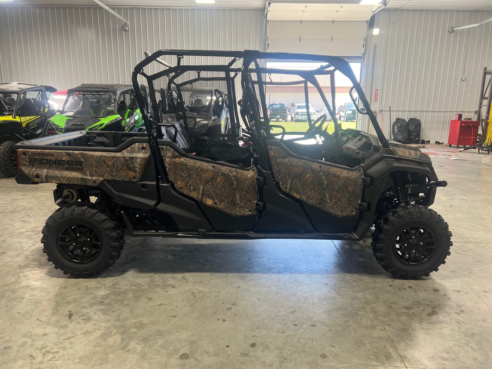 2023 Honda Pioneer 1000-6 Deluxe Crew in Waukon, Iowa - Photo 4