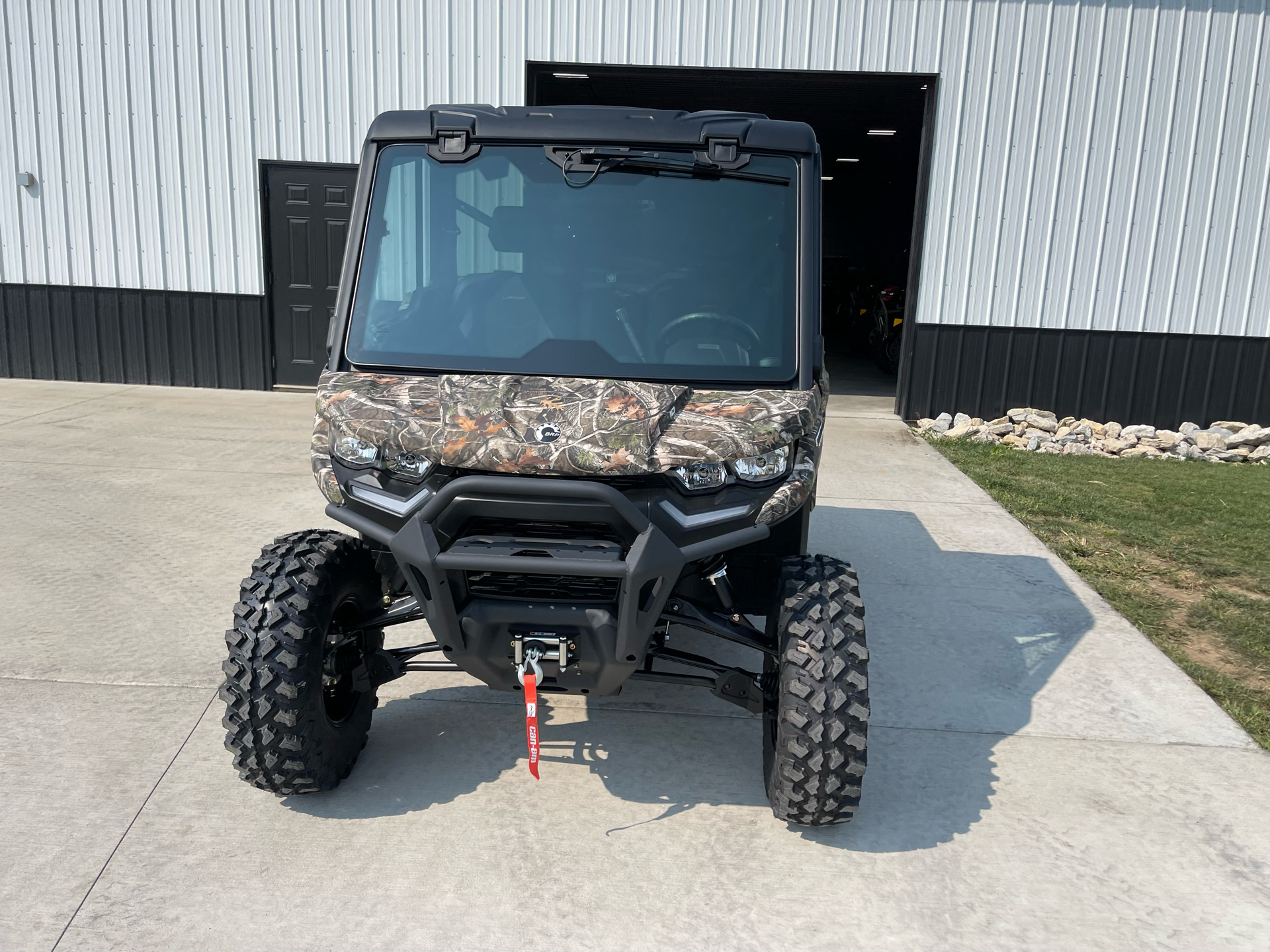 2025 Can-Am Defender Limited in Waukon, Iowa - Photo 3