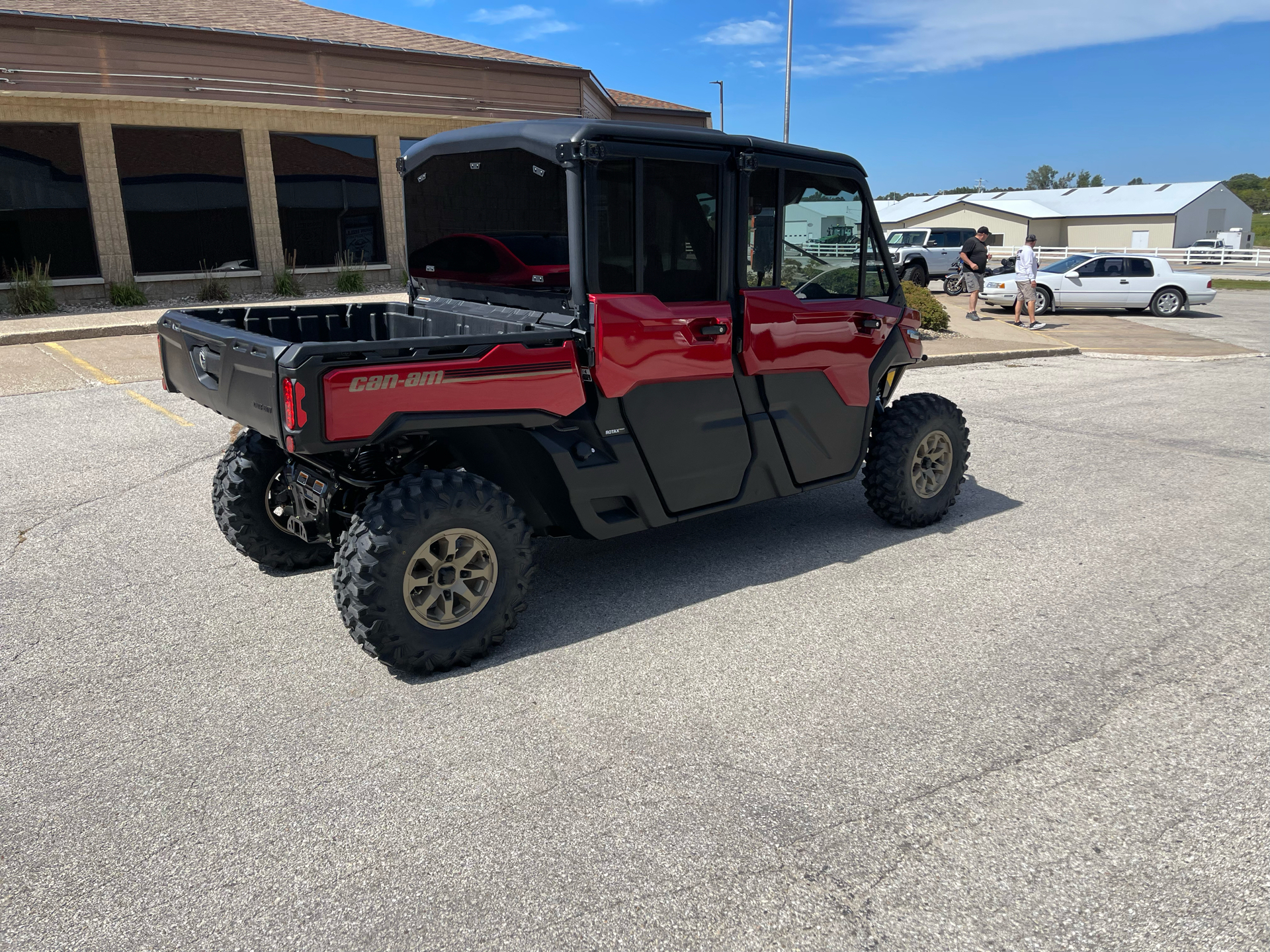 2025 Can-Am Defender MAX Limited in Waukon, Iowa - Photo 6