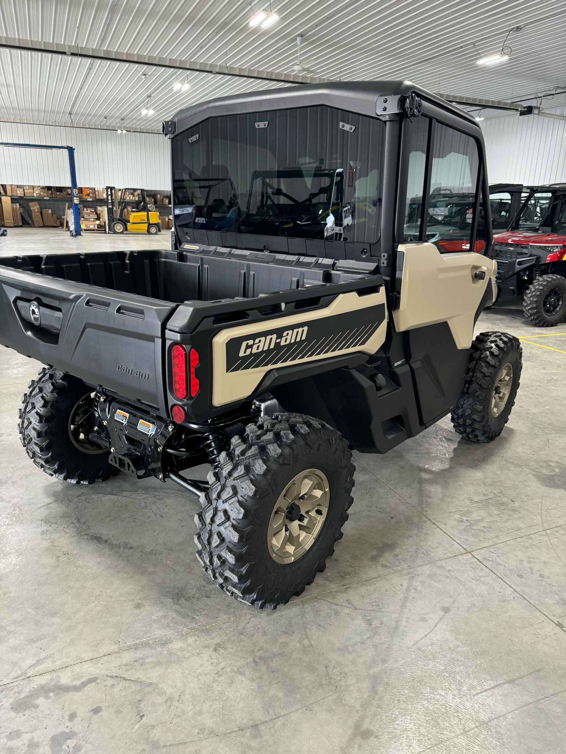 2025 Can-Am Defender Limited in Waukon, Iowa - Photo 6