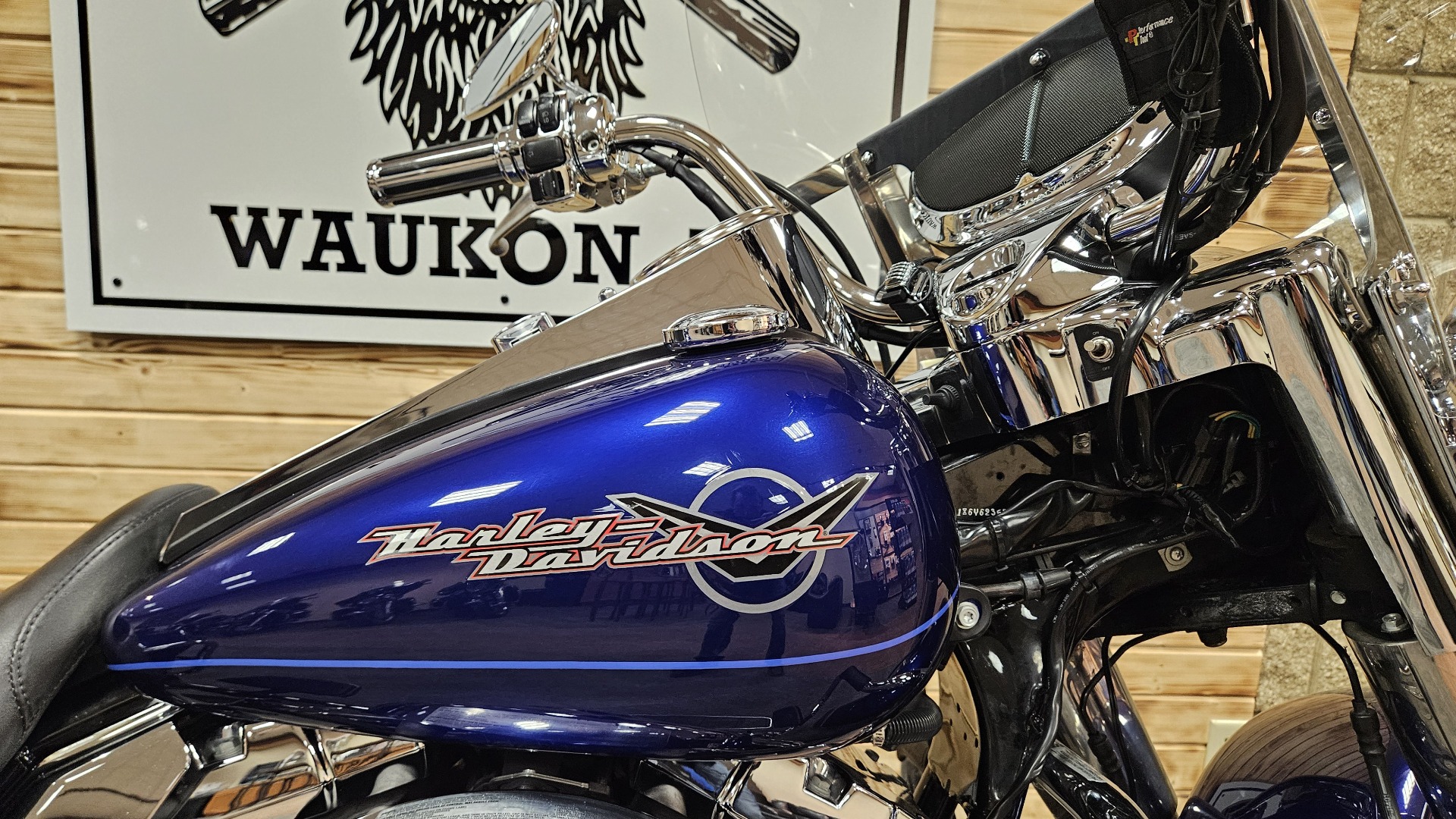 2006 Harley-Davidson Road King® Classic in Waukon, Iowa - Photo 2