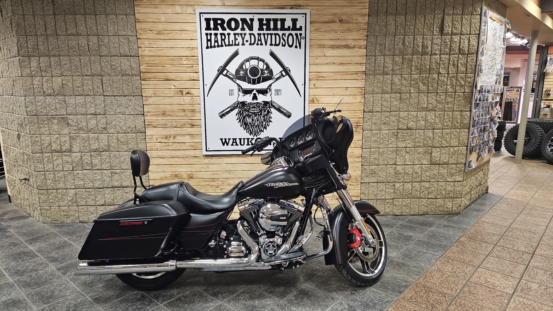 2015 Harley-Davidson Street Glide® Special in Waukon, Iowa - Photo 1