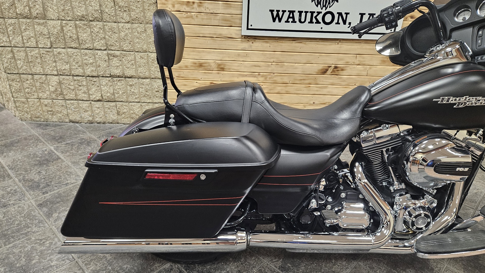 2015 Harley-Davidson Street Glide® Special in Waukon, Iowa - Photo 6