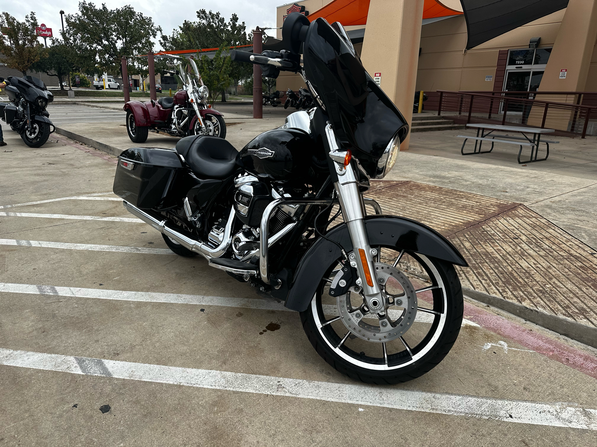 2022 Harley-Davidson Street Glide® in San Antonio, Texas - Photo 2