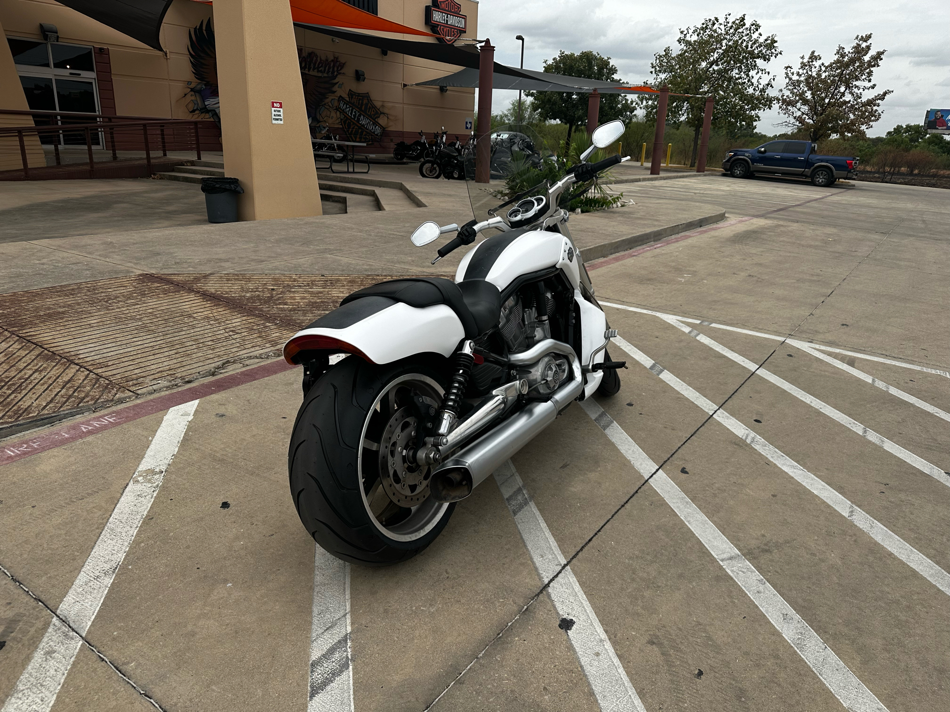 2013 Harley-Davidson V-Rod Muscle® in San Antonio, Texas - Photo 8