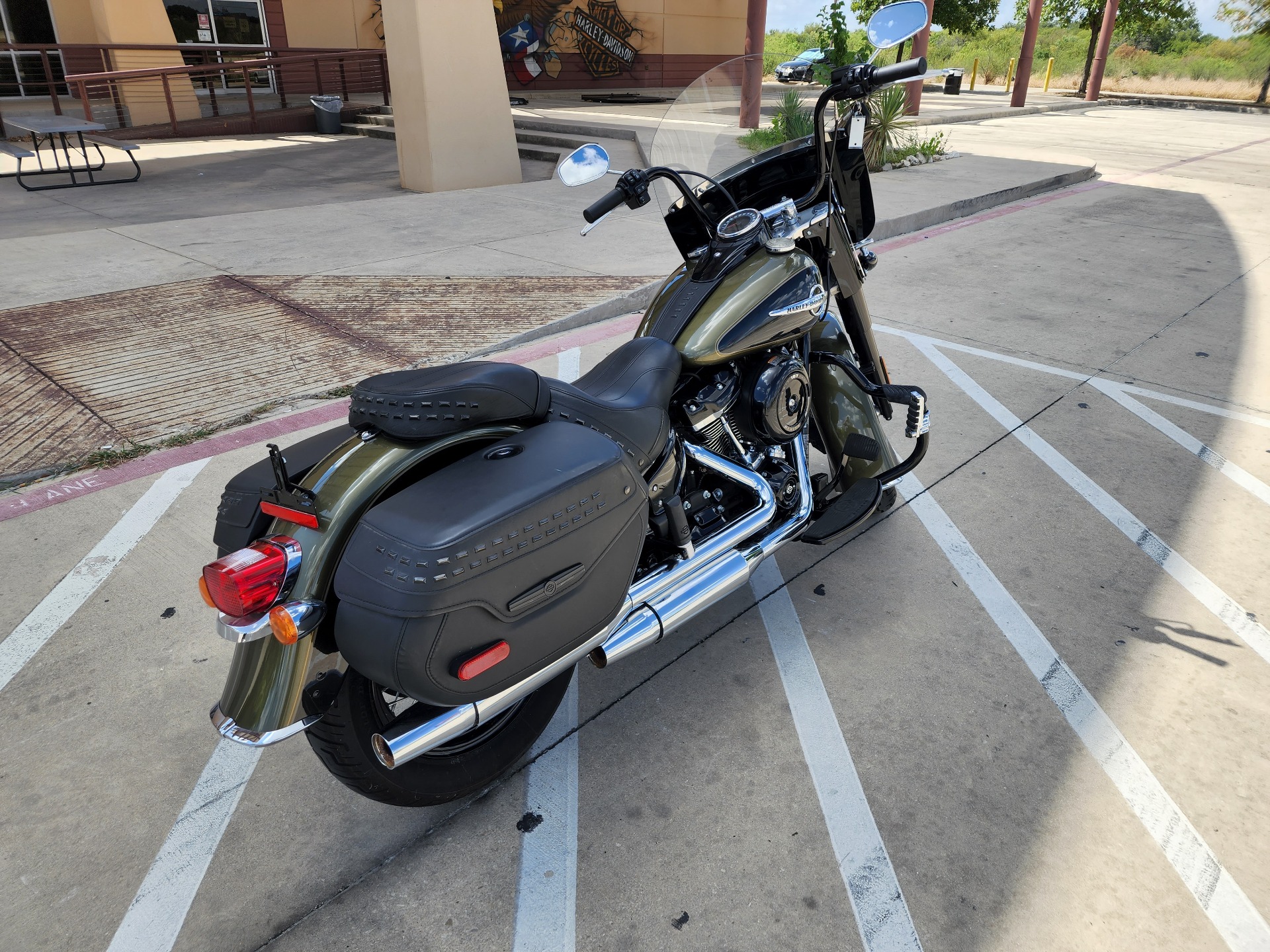 2018 Harley-Davidson Heritage Classic in San Antonio, Texas - Photo 8