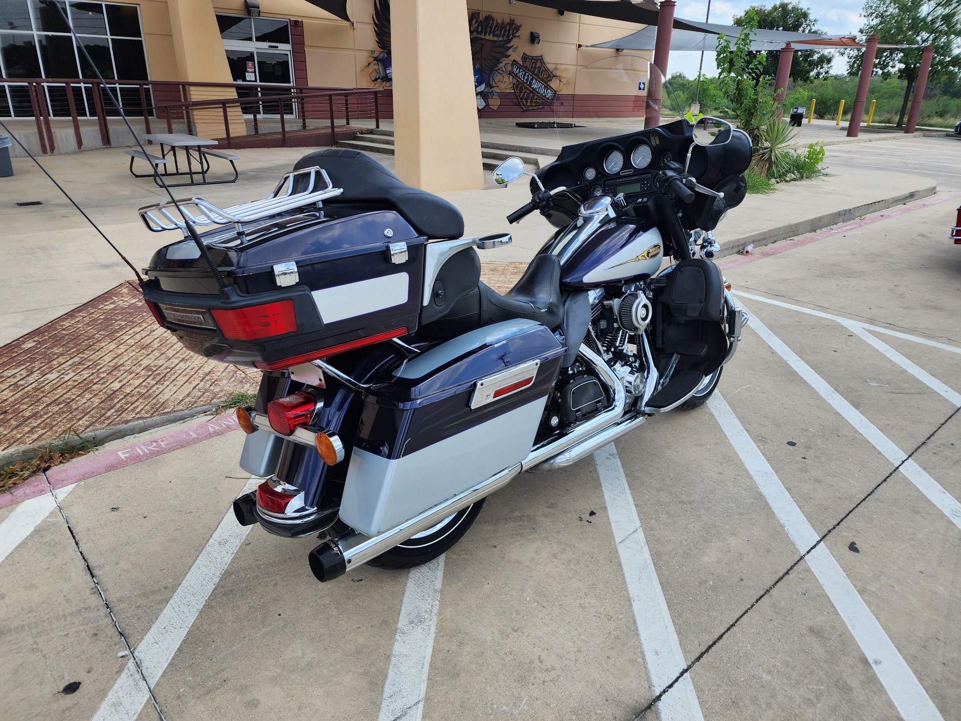 2009 Harley-Davidson Ultra Classic® Electra Glide® in San Antonio, Texas - Photo 8