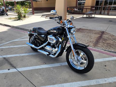 2016 Harley-Davidson 1200 Custom in San Antonio, Texas - Photo 2