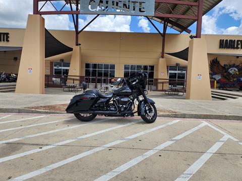 2018 Harley-Davidson Street Glide® Special in San Antonio, Texas - Photo 1