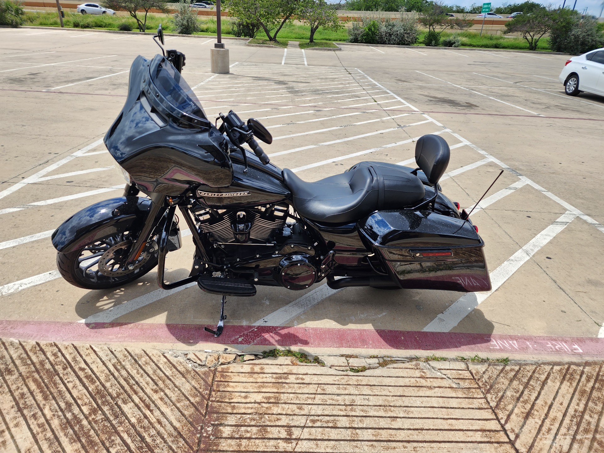 2018 Harley-Davidson Street Glide® Special in San Antonio, Texas - Photo 5