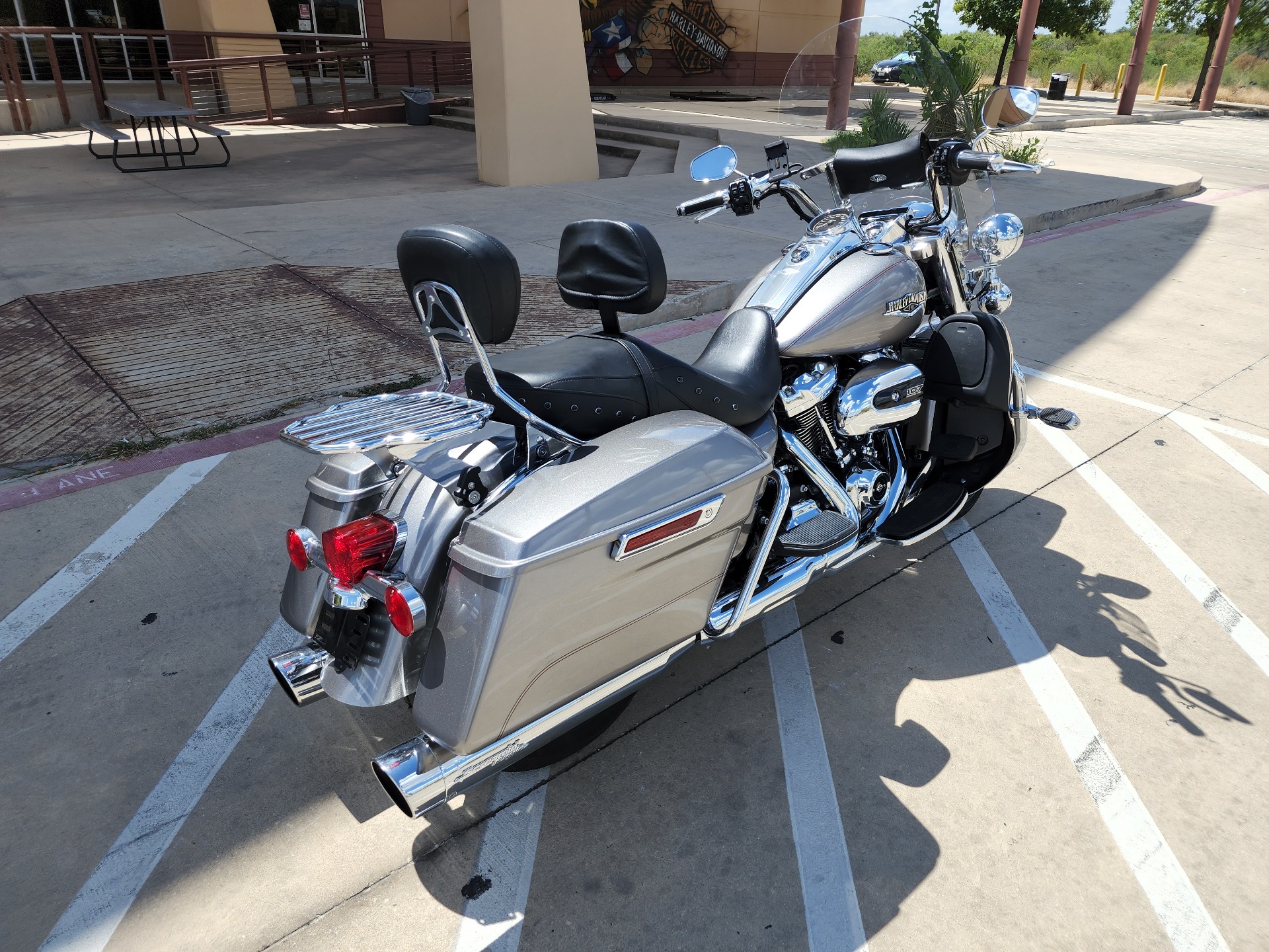 2017 Harley-Davidson Road King® in San Antonio, Texas - Photo 8