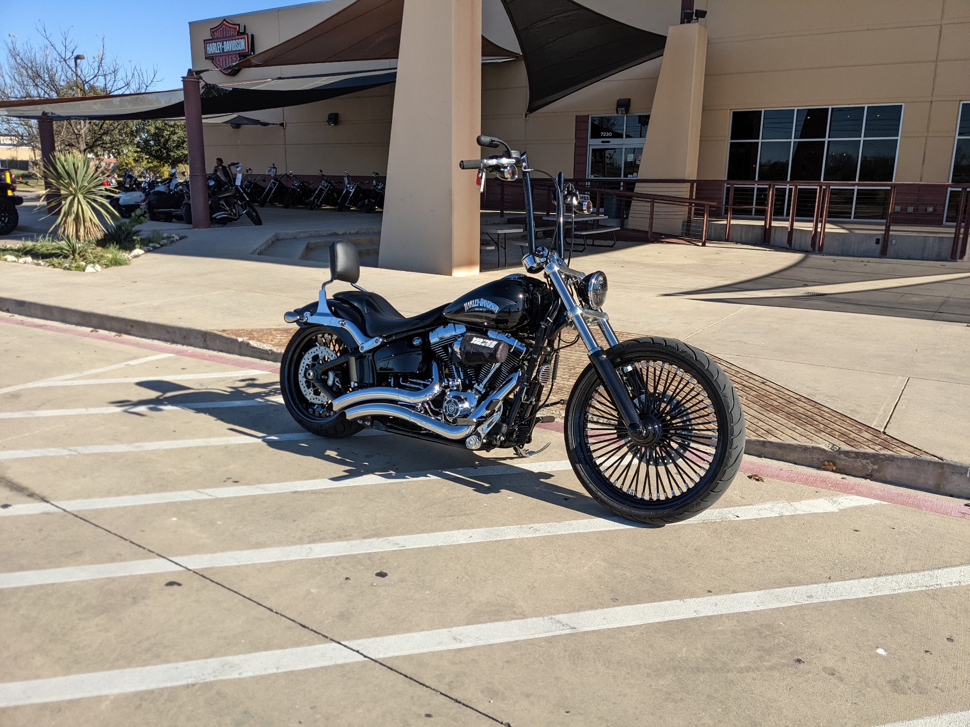 2016 Harley-Davidson Breakout® in San Antonio, Texas - Photo 2