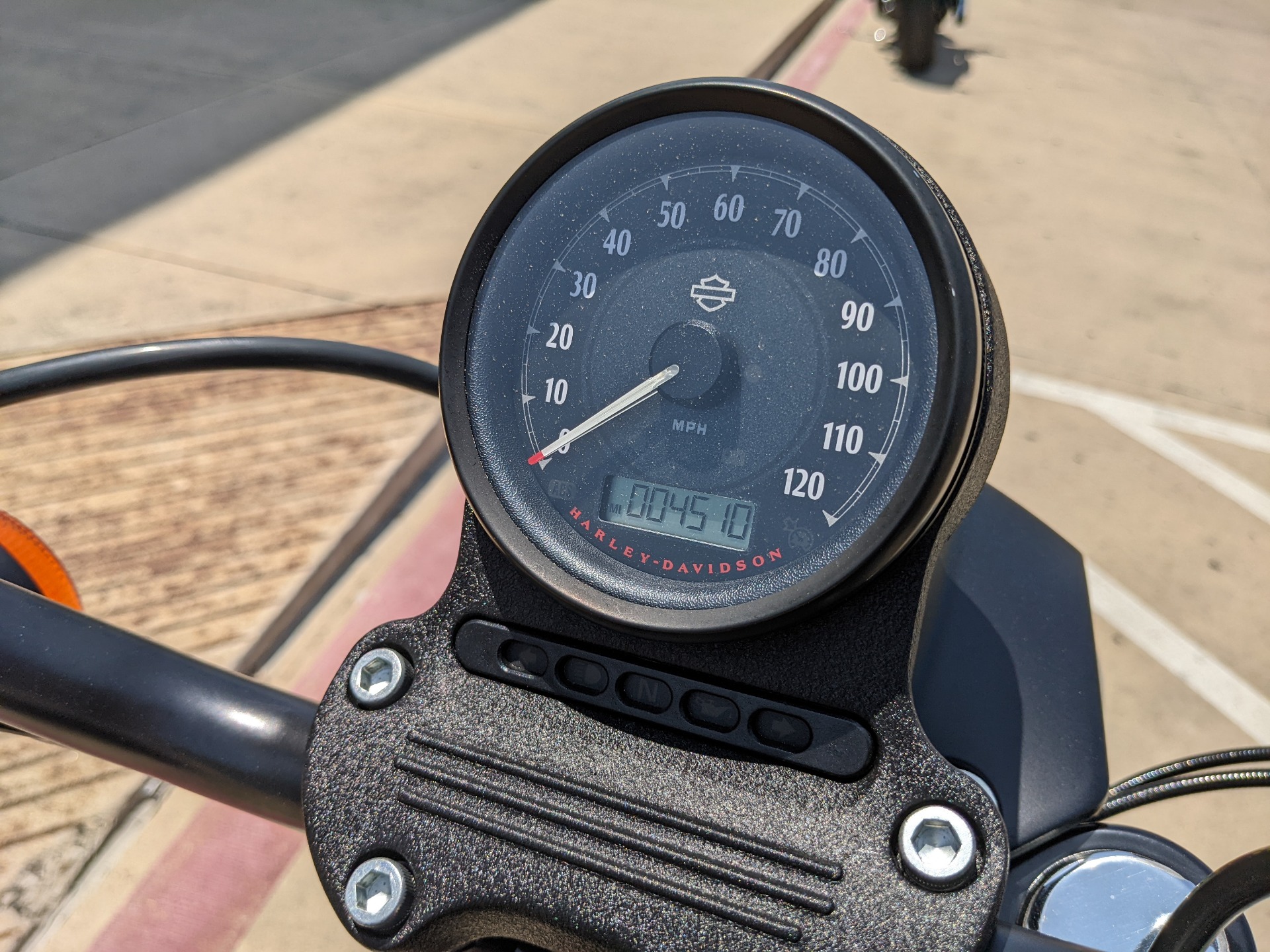 2020 Harley-Davidson Iron 883™ in San Antonio, Texas - Photo 11