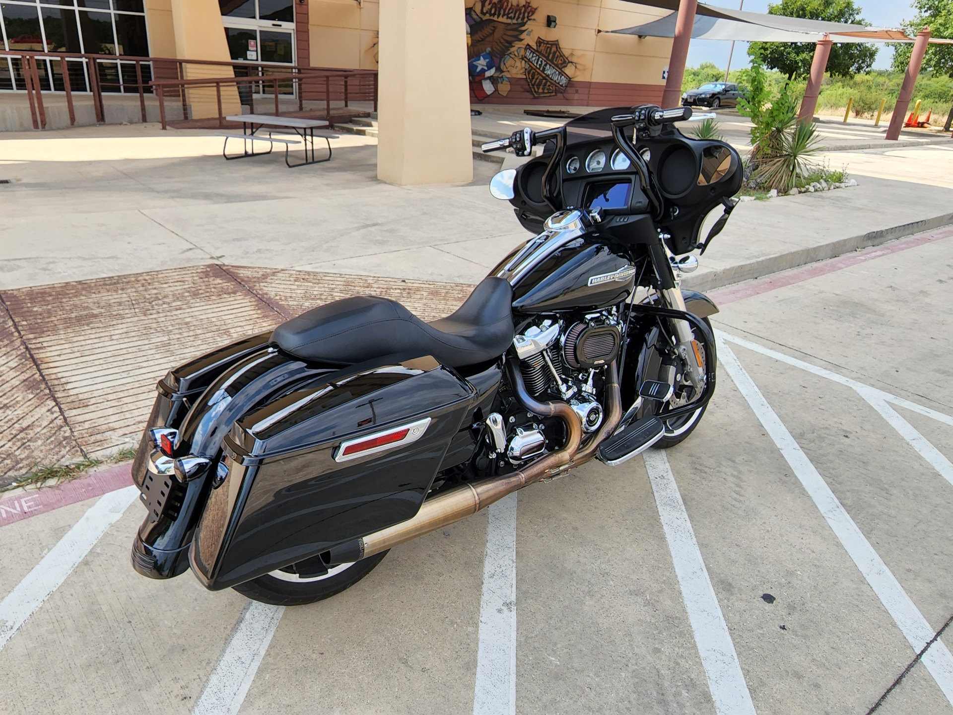2021 Harley-Davidson Street Glide® in San Antonio, Texas - Photo 7