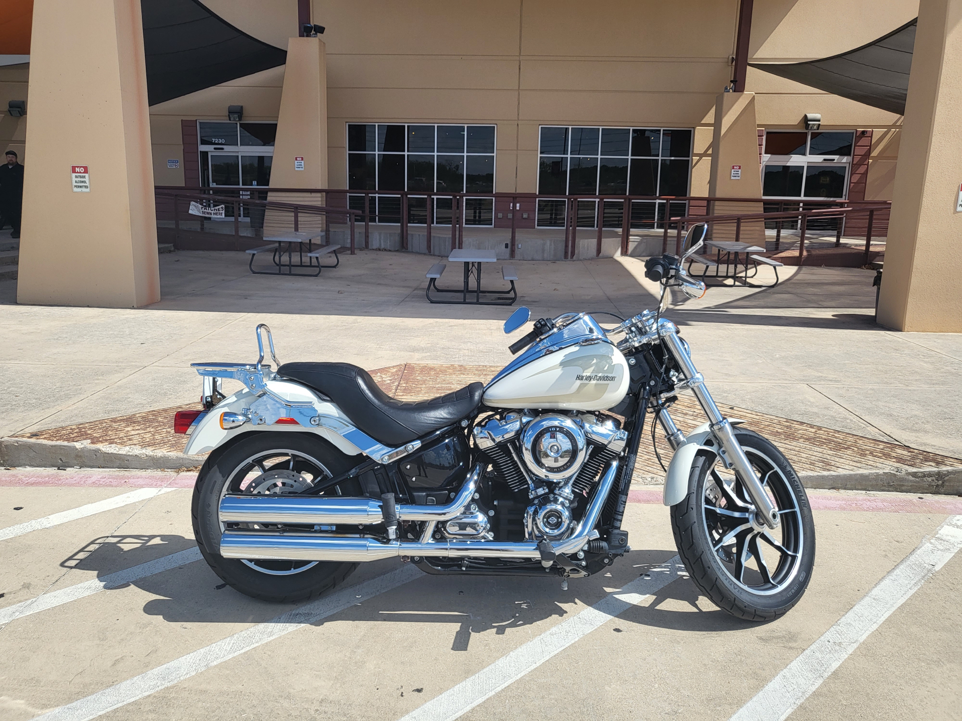 2018 Harley-Davidson Low Rider® 107 in San Antonio, Texas - Photo 2