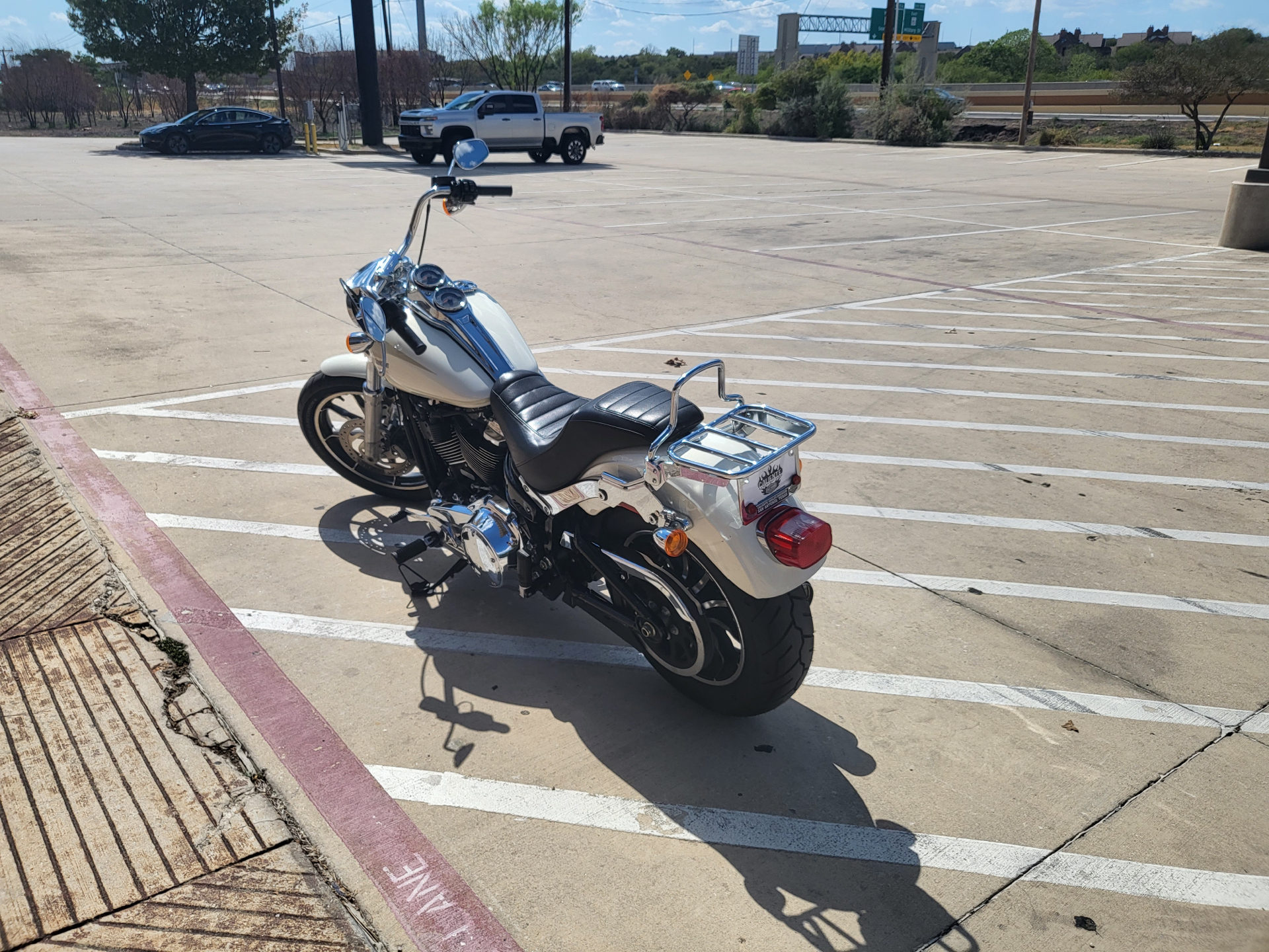 2018 Harley-Davidson Low Rider® 107 in San Antonio, Texas - Photo 6