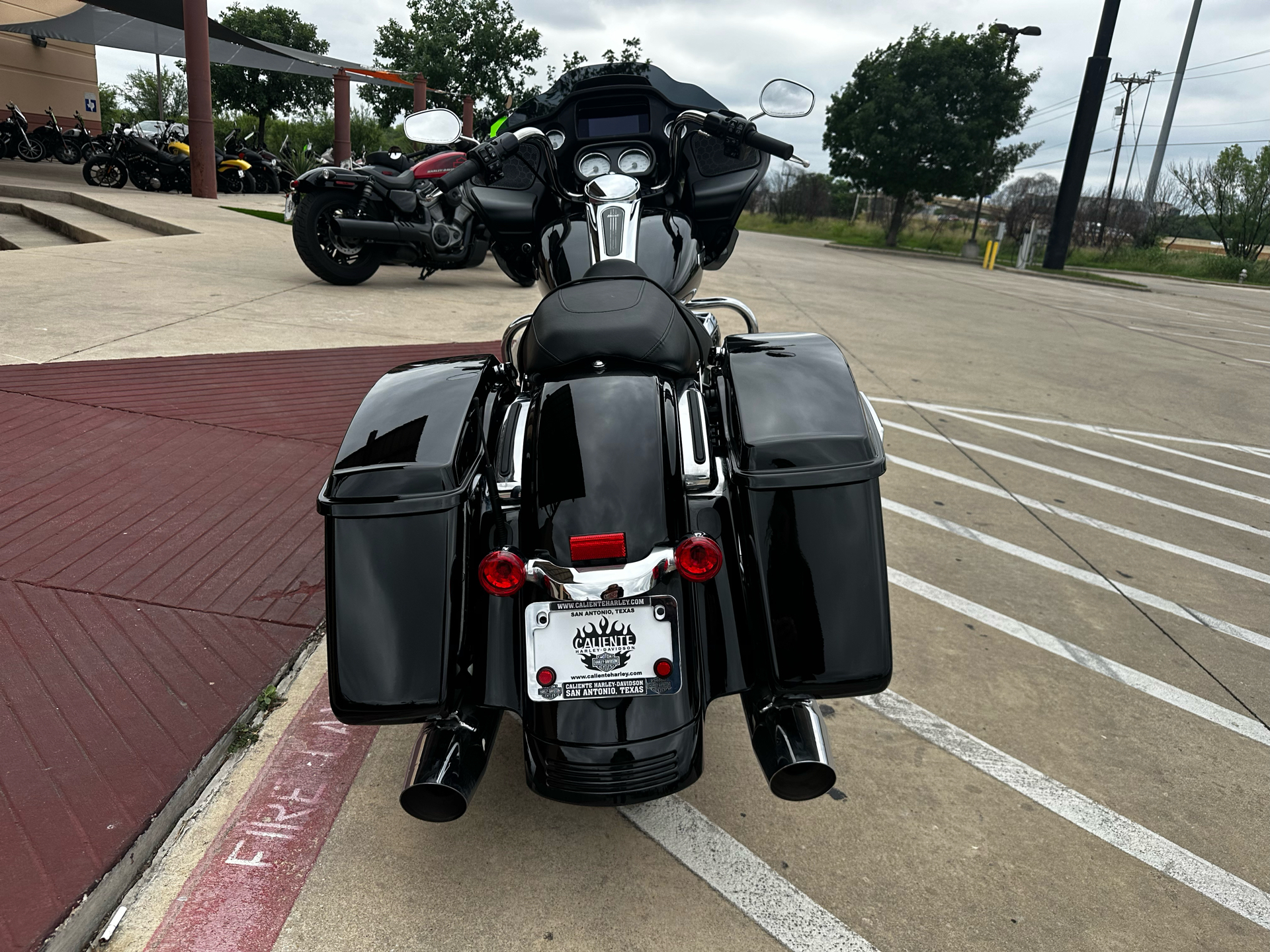 2023 Harley-Davidson Road Glide® in San Antonio, Texas - Photo 7