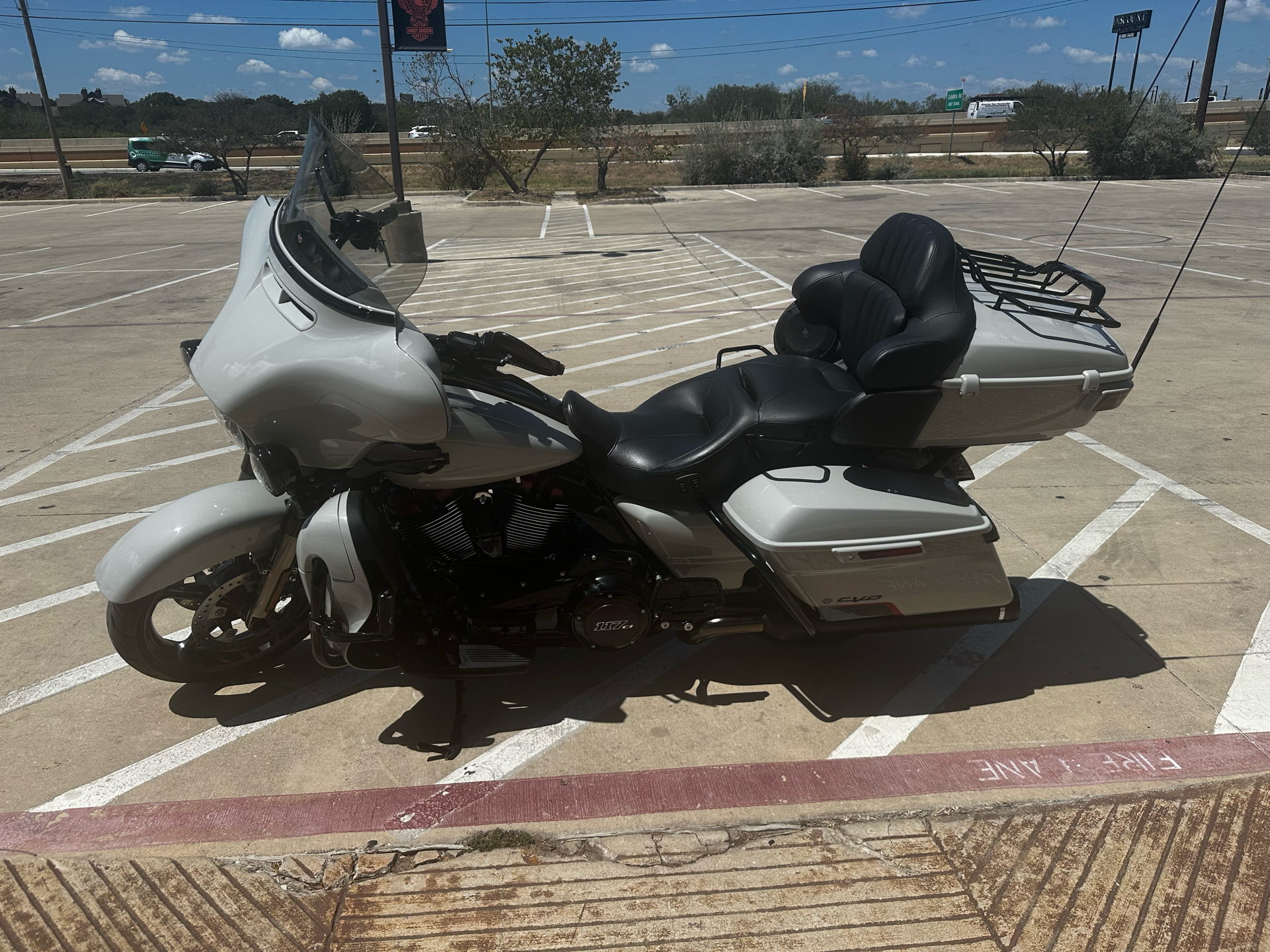 2020 Harley-Davidson CVO™ Limited in San Antonio, Texas - Photo 5