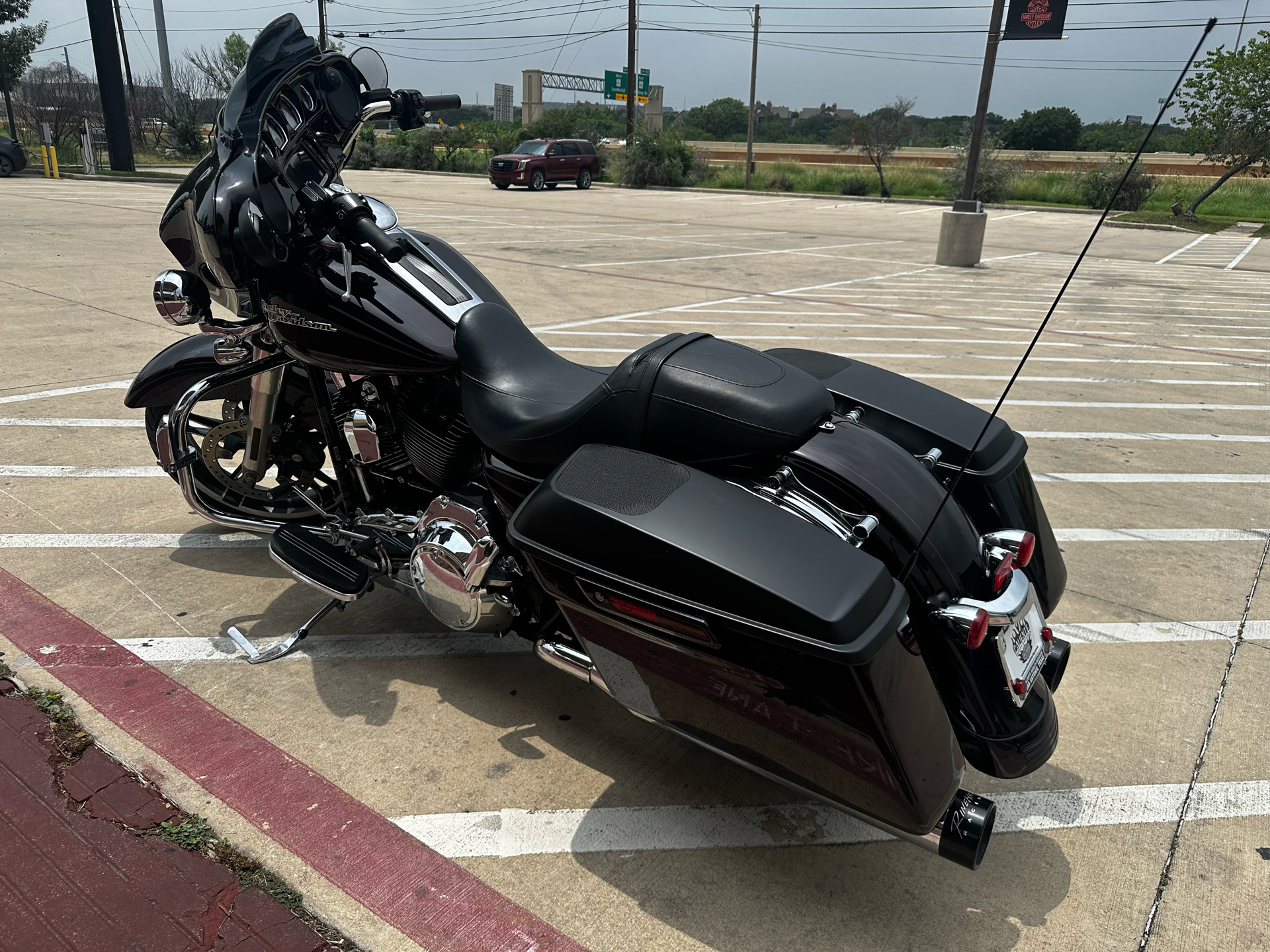 2014 Harley-Davidson Street Glide® Special in San Antonio, Texas - Photo 6