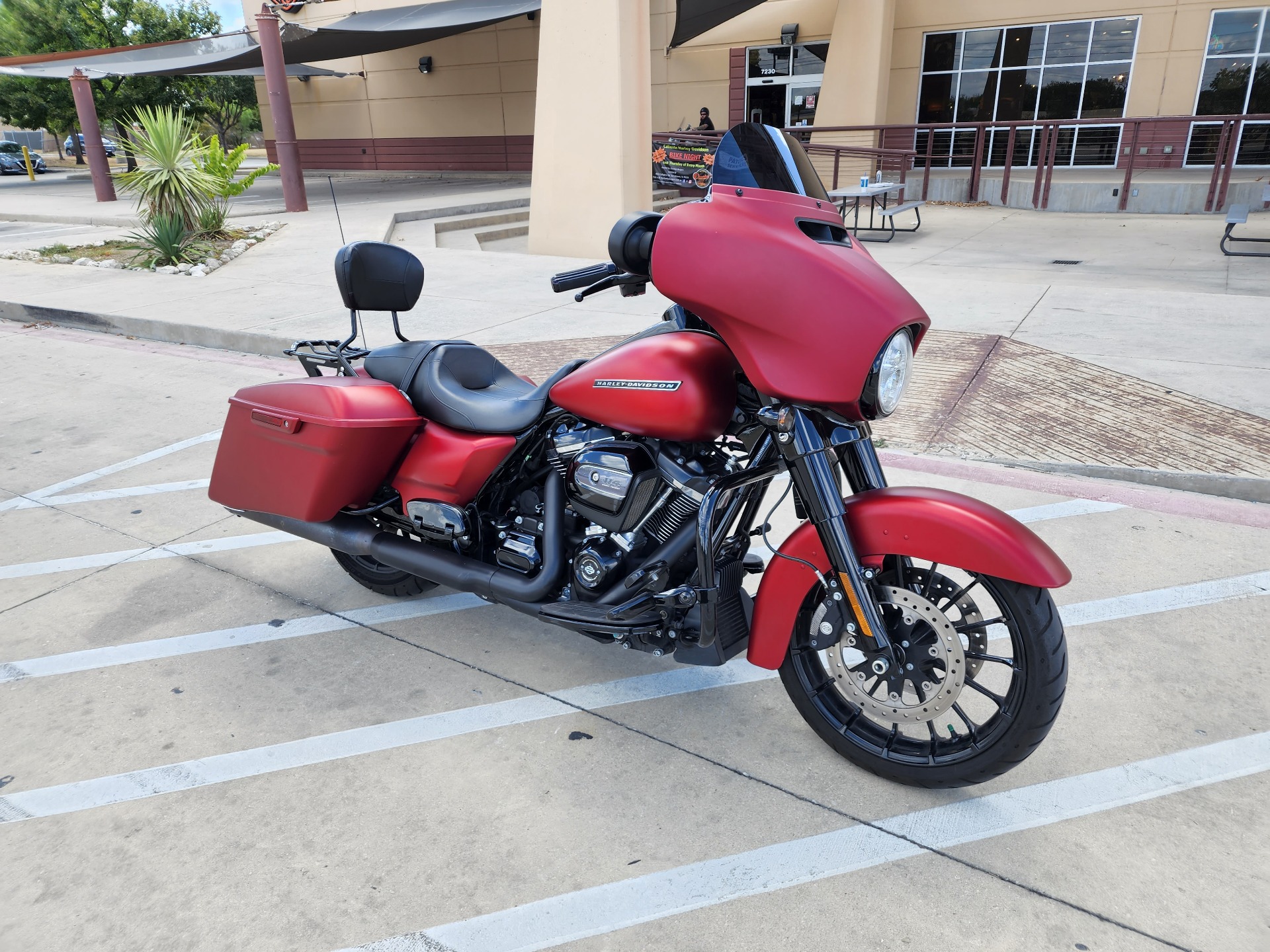 2019 Harley-Davidson Street Glide® Special in San Antonio, Texas - Photo 2