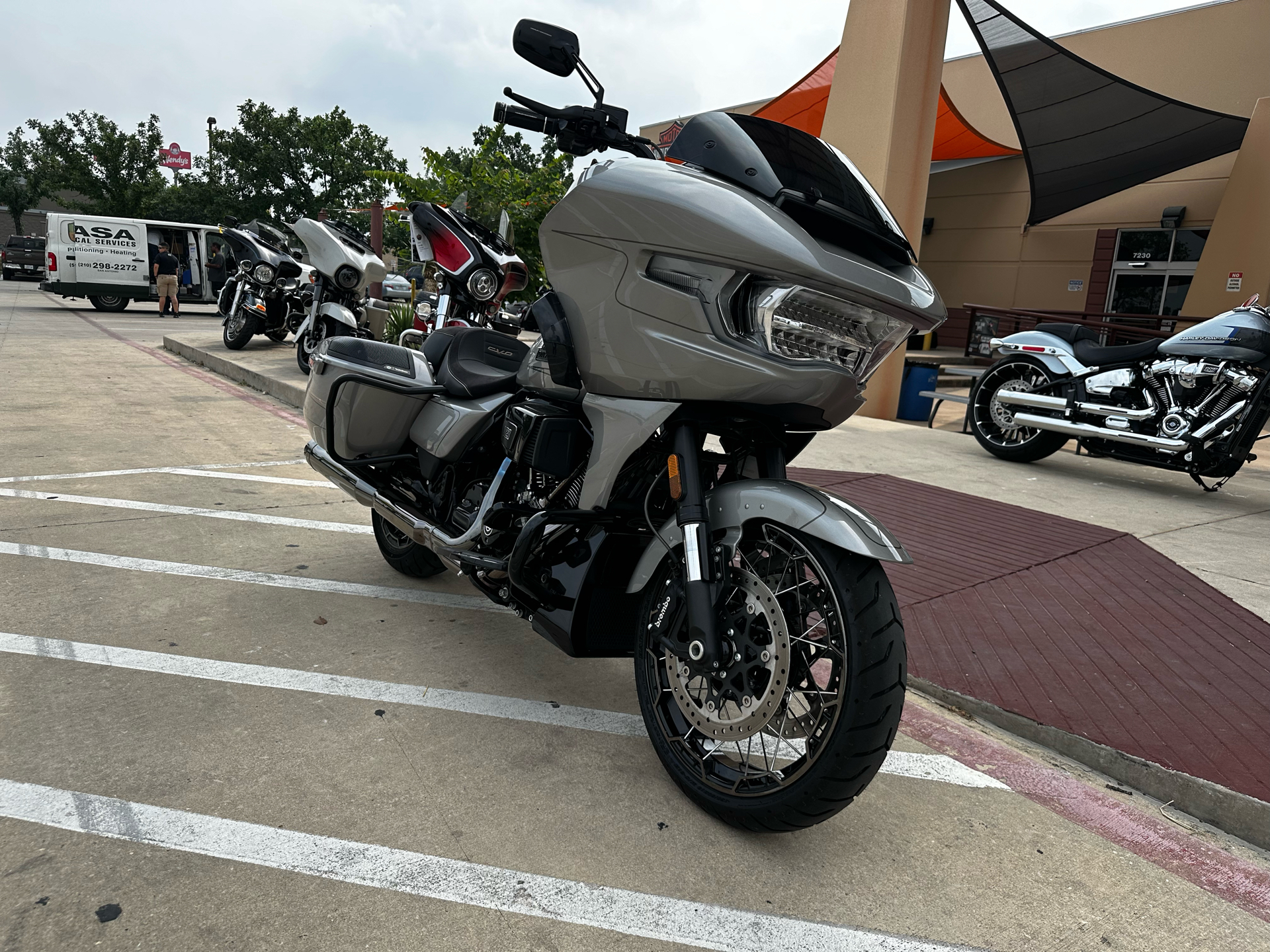2023 Harley-Davidson CVO™ Road Glide® in San Antonio, Texas - Photo 2