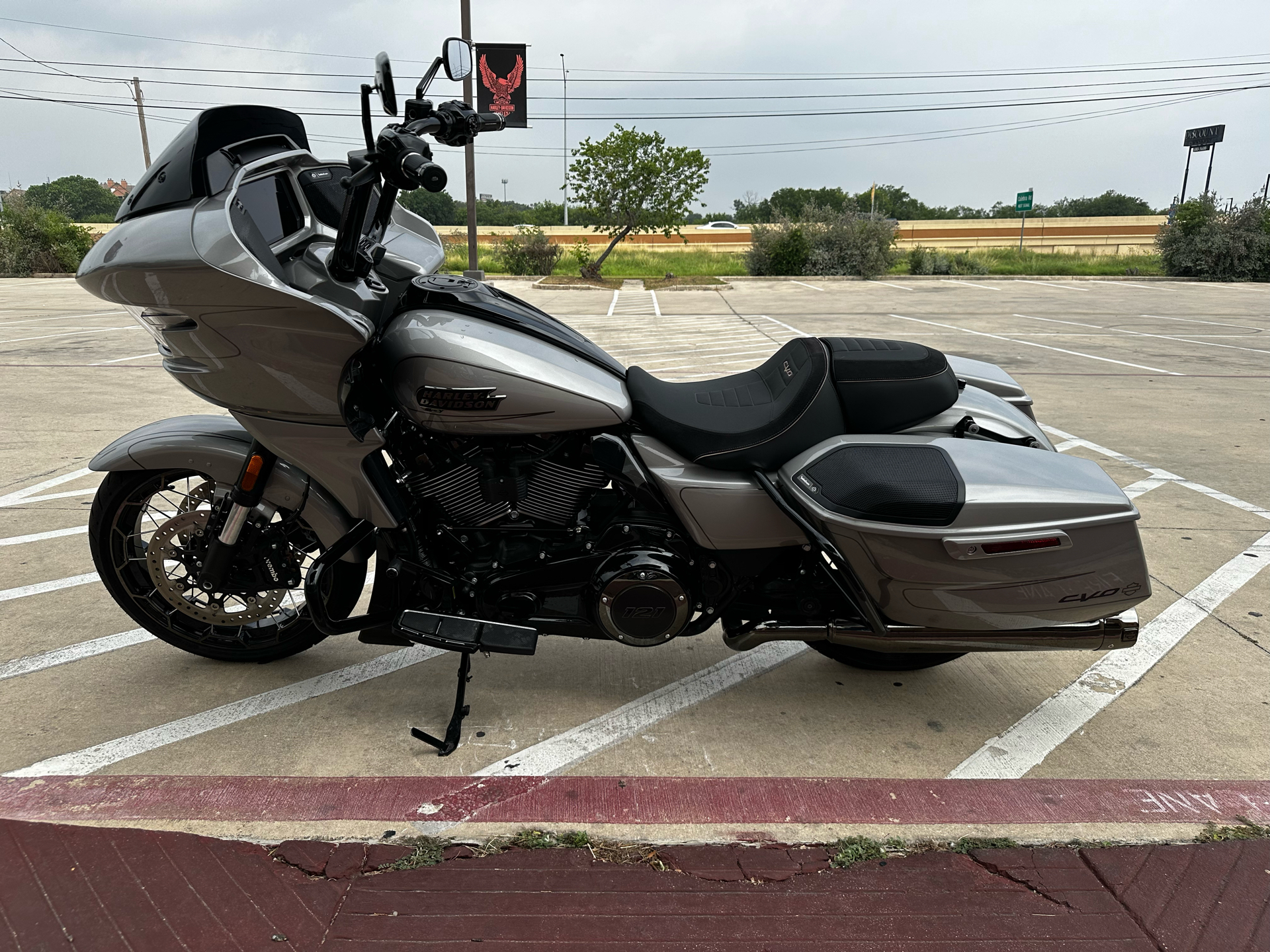 2023 Harley-Davidson CVO™ Road Glide® in San Antonio, Texas - Photo 5