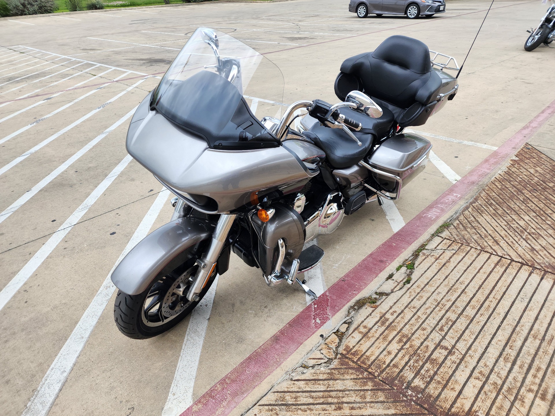 2016 Harley-Davidson Road Glide® Ultra in San Antonio, Texas - Photo 4