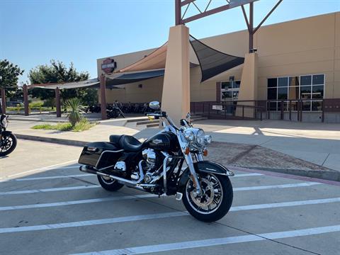 2016 Harley-Davidson Road King® in San Antonio, Texas - Photo 2