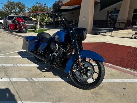 2023 Harley-Davidson Road King® Special in San Antonio, Texas - Photo 2