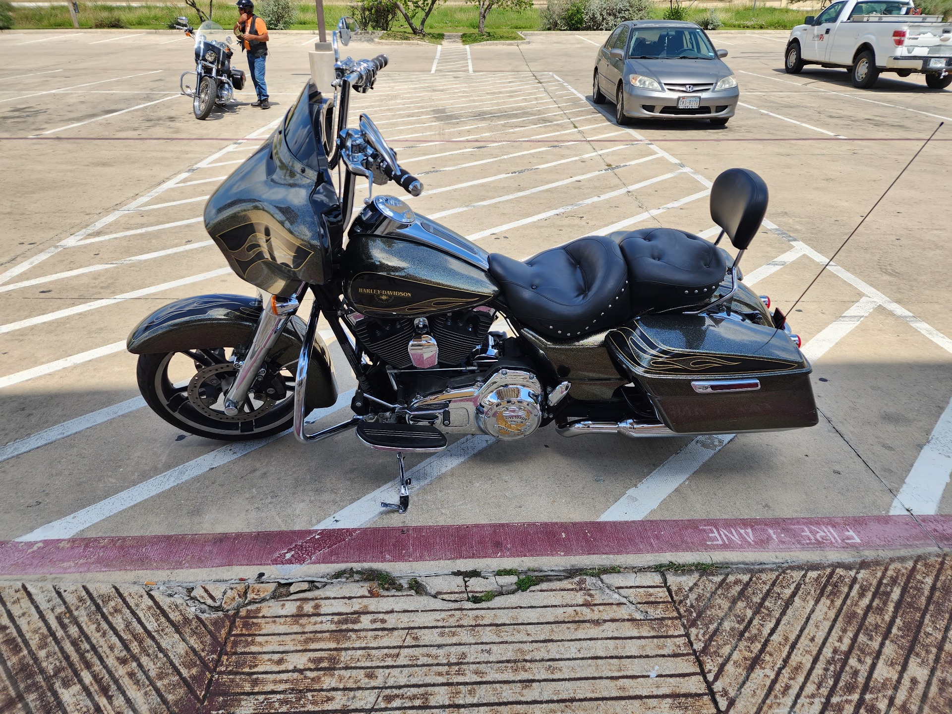 2016 Harley-Davidson Street Glide® Special in San Antonio, Texas - Photo 5