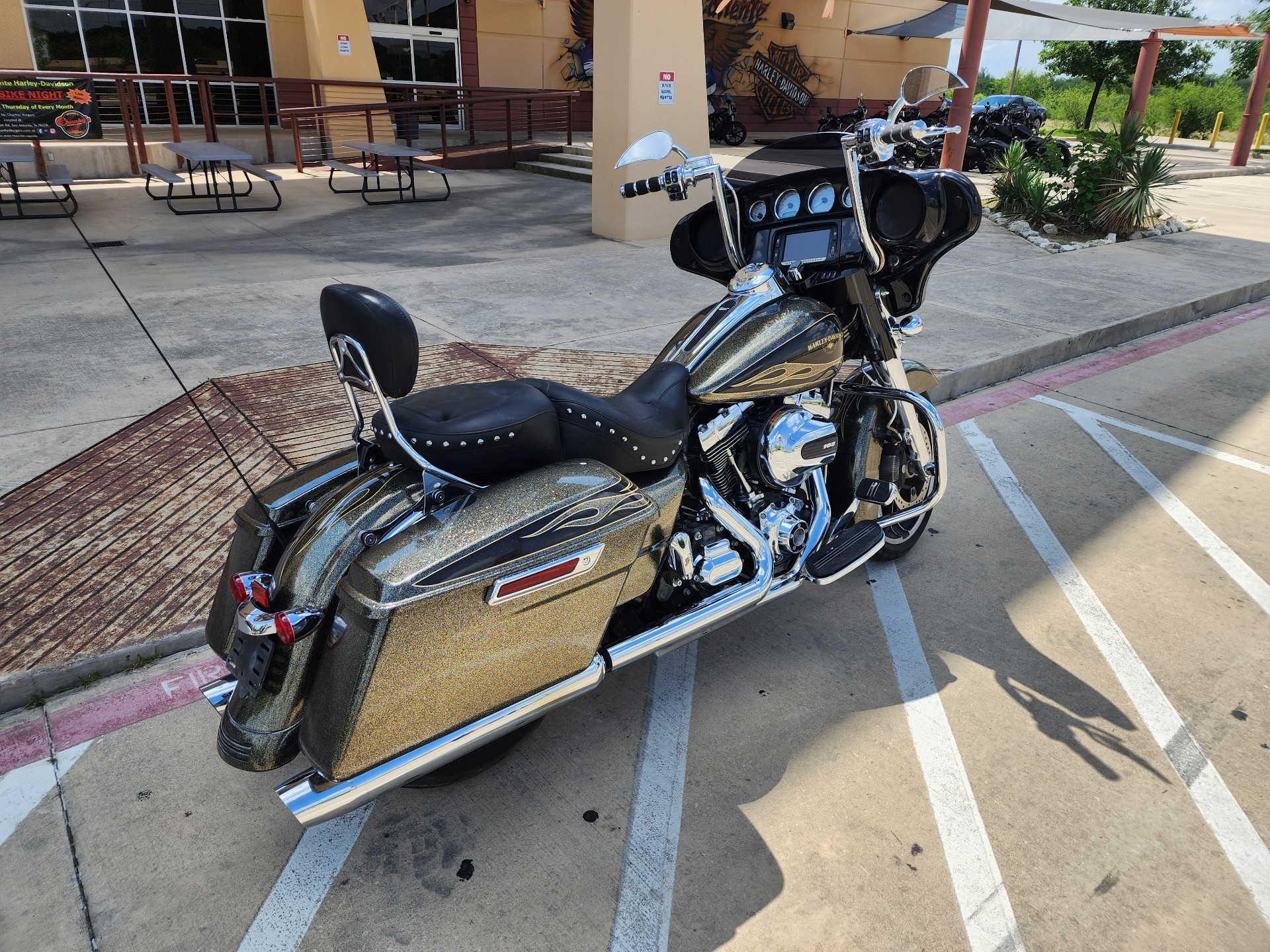 2016 Harley-Davidson Street Glide® Special in San Antonio, Texas - Photo 8