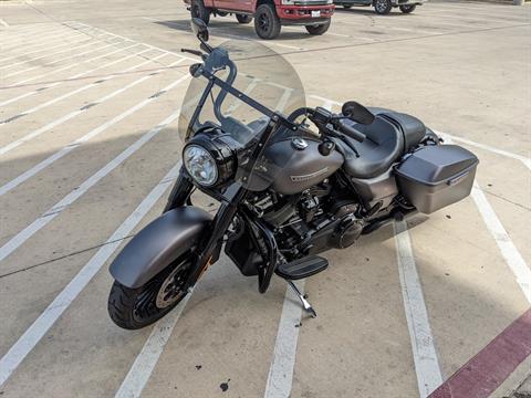 2017 Harley-Davidson Road King® Special in San Antonio, Texas - Photo 4