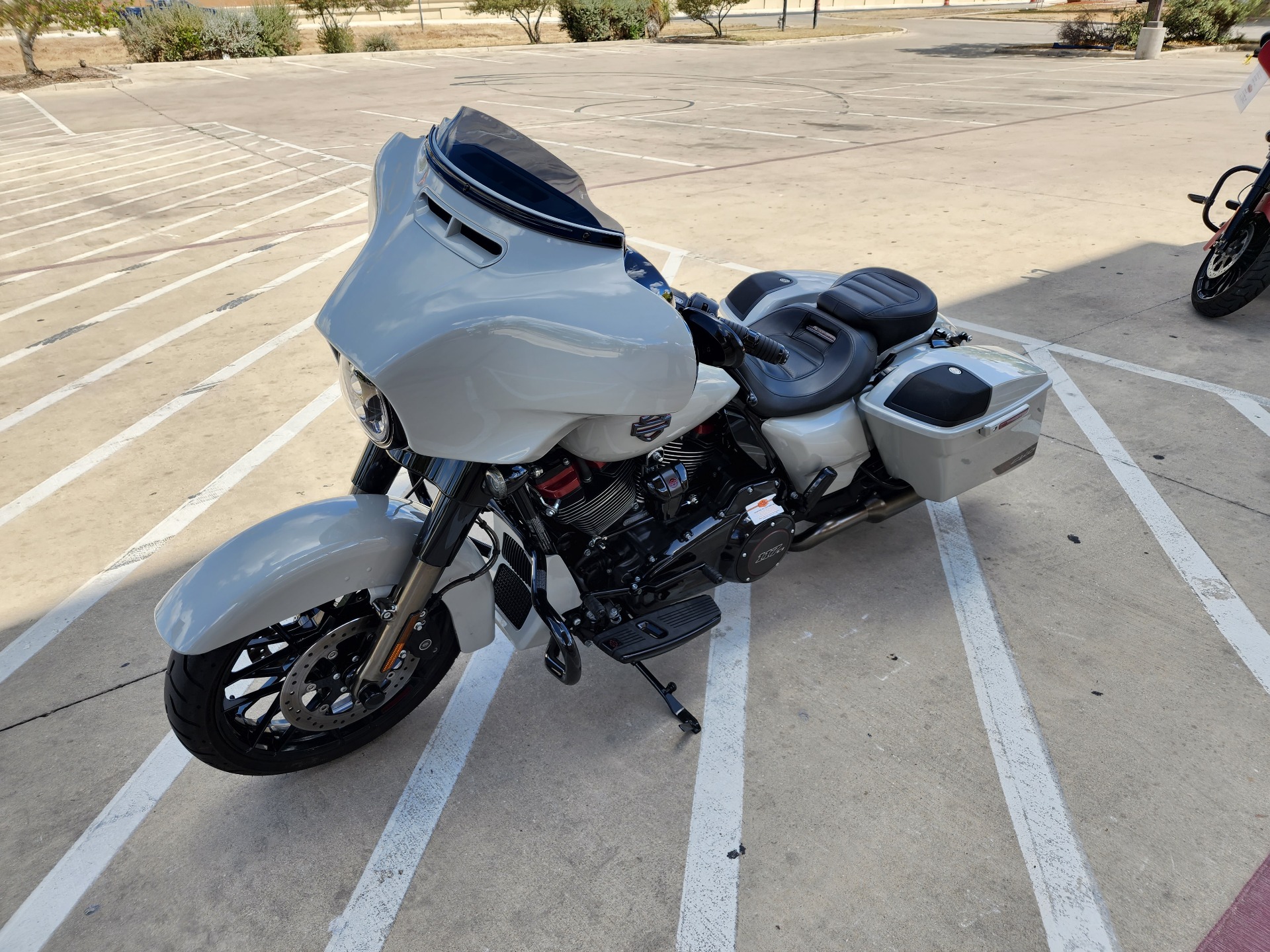 2020 Harley-Davidson CVO™ Street Glide® in San Antonio, Texas - Photo 4