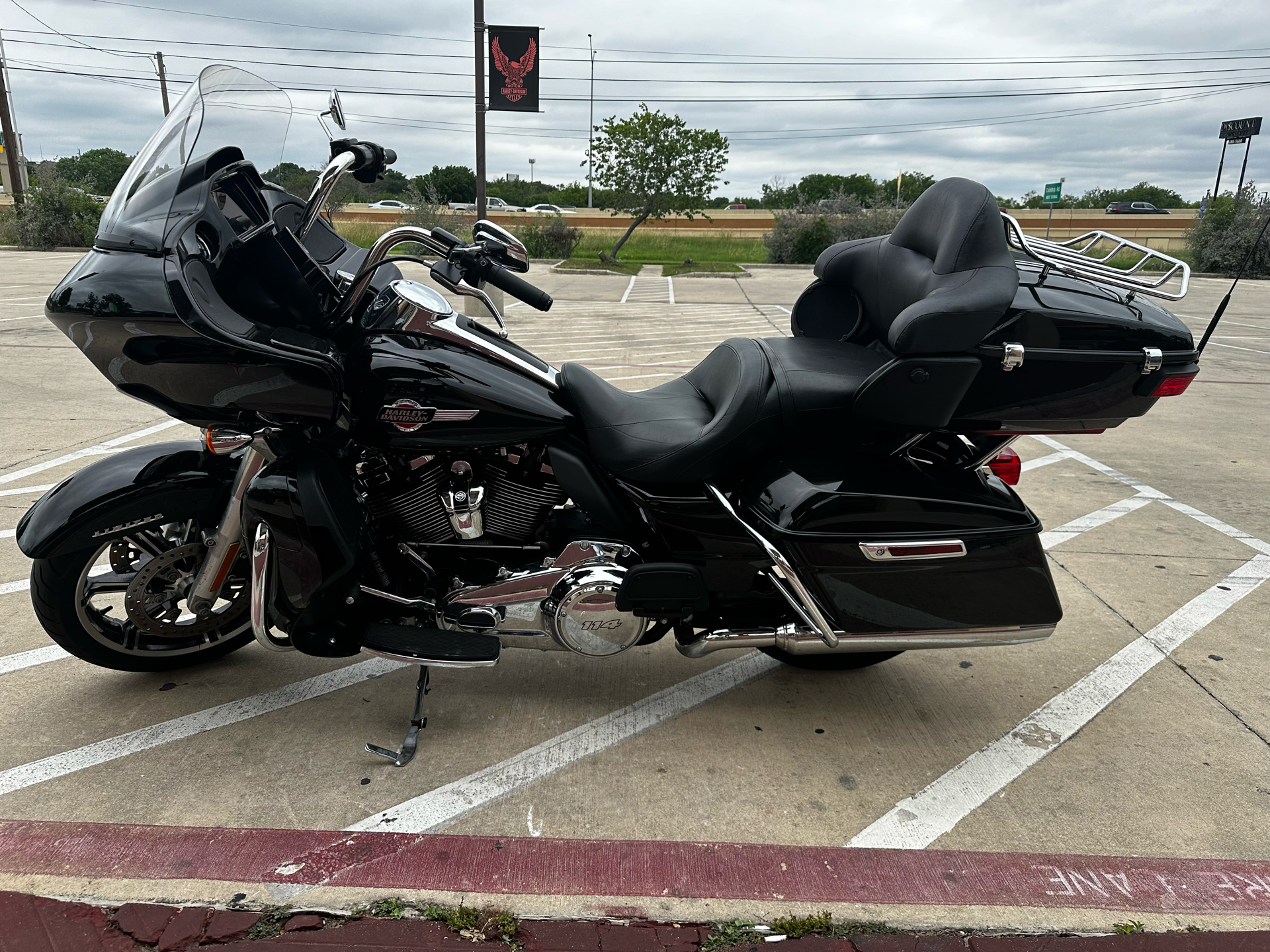 2023 Harley-Davidson Road Glide® Limited in San Antonio, Texas - Photo 5