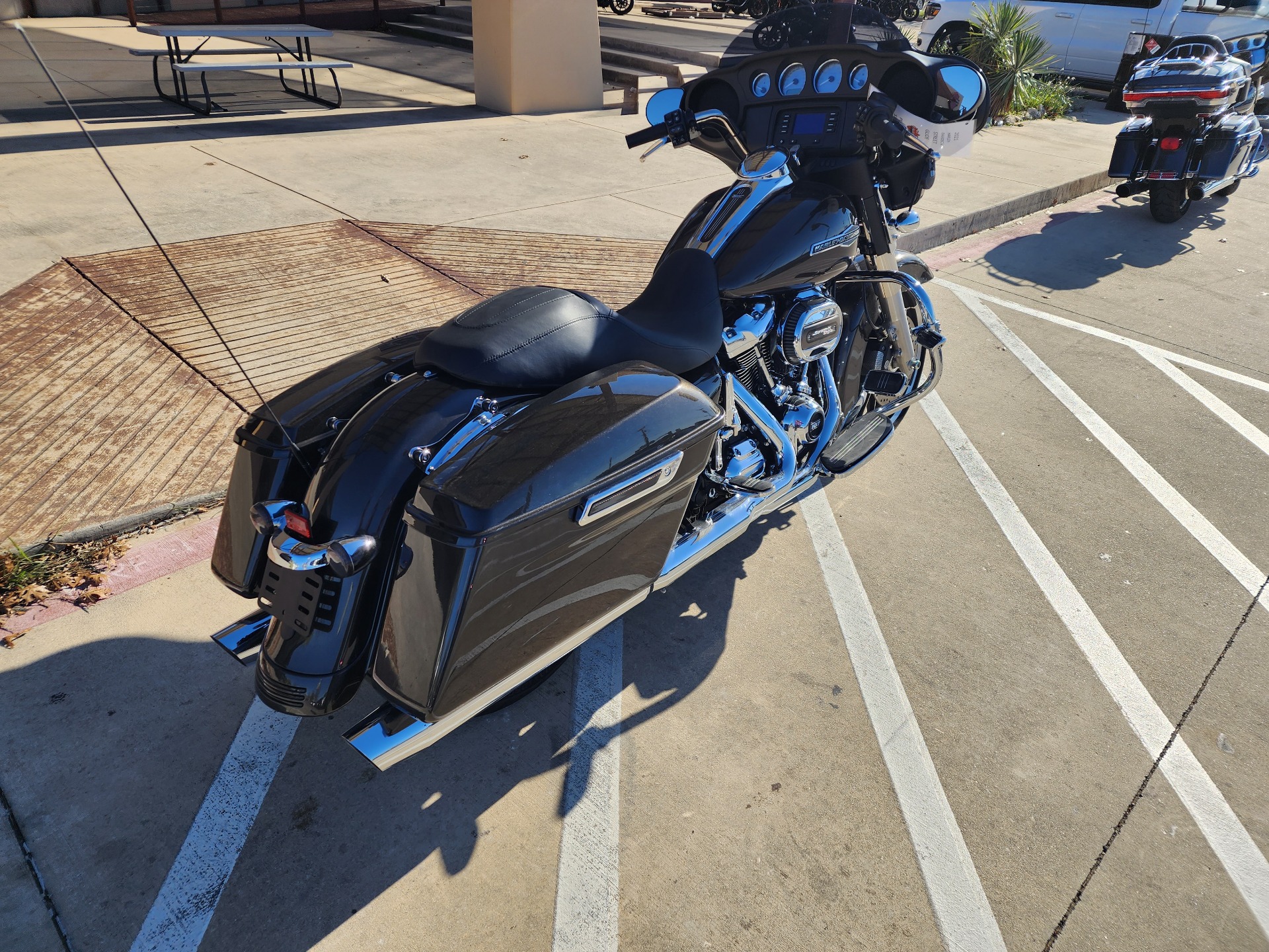 2021 Harley-Davidson Street Glide® in San Antonio, Texas - Photo 8