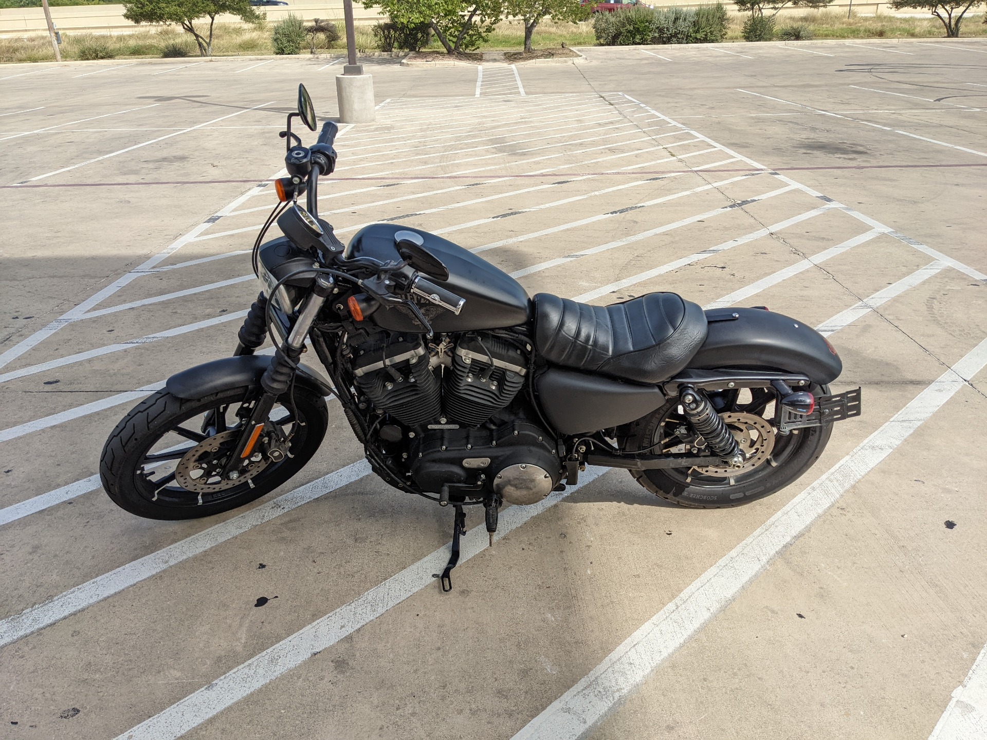 2016 Harley-Davidson Iron 883™ in San Antonio, Texas - Photo 5