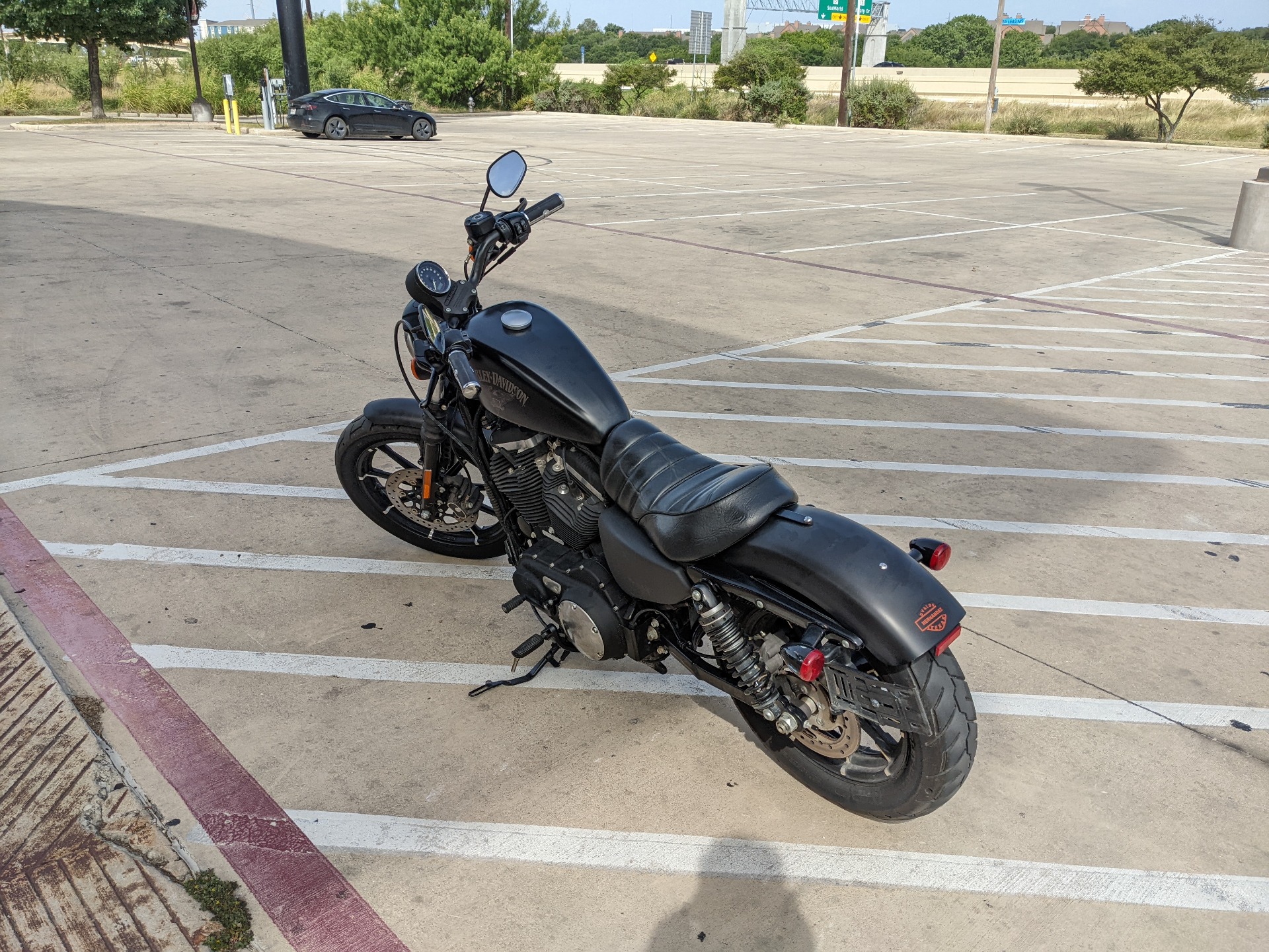 2016 Harley-Davidson Iron 883™ in San Antonio, Texas - Photo 6