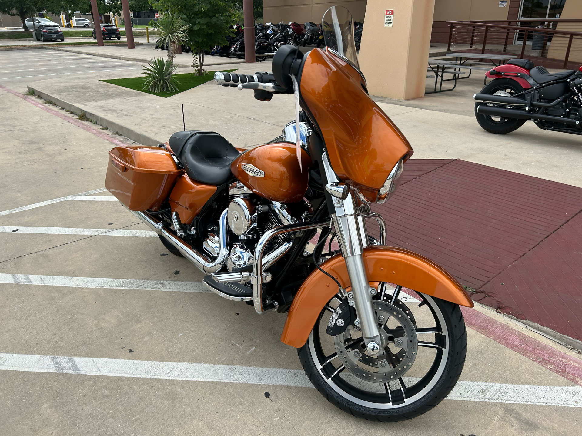 2014 Harley-Davidson Street Glide® in San Antonio, Texas - Photo 2