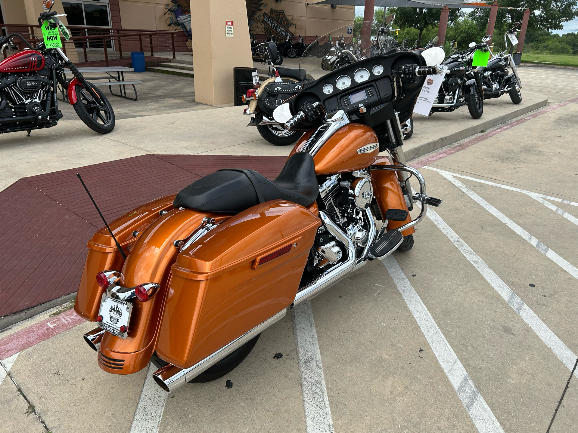 2014 Harley-Davidson Street Glide® in San Antonio, Texas - Photo 8