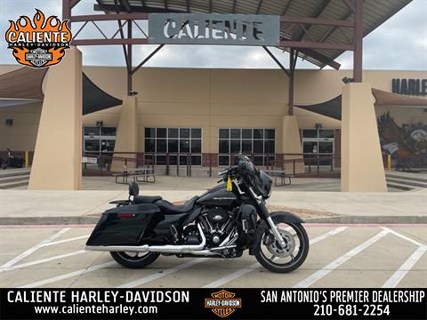 2017 Harley-Davidson CVO™ Street Glide® in San Antonio, Texas - Photo 1