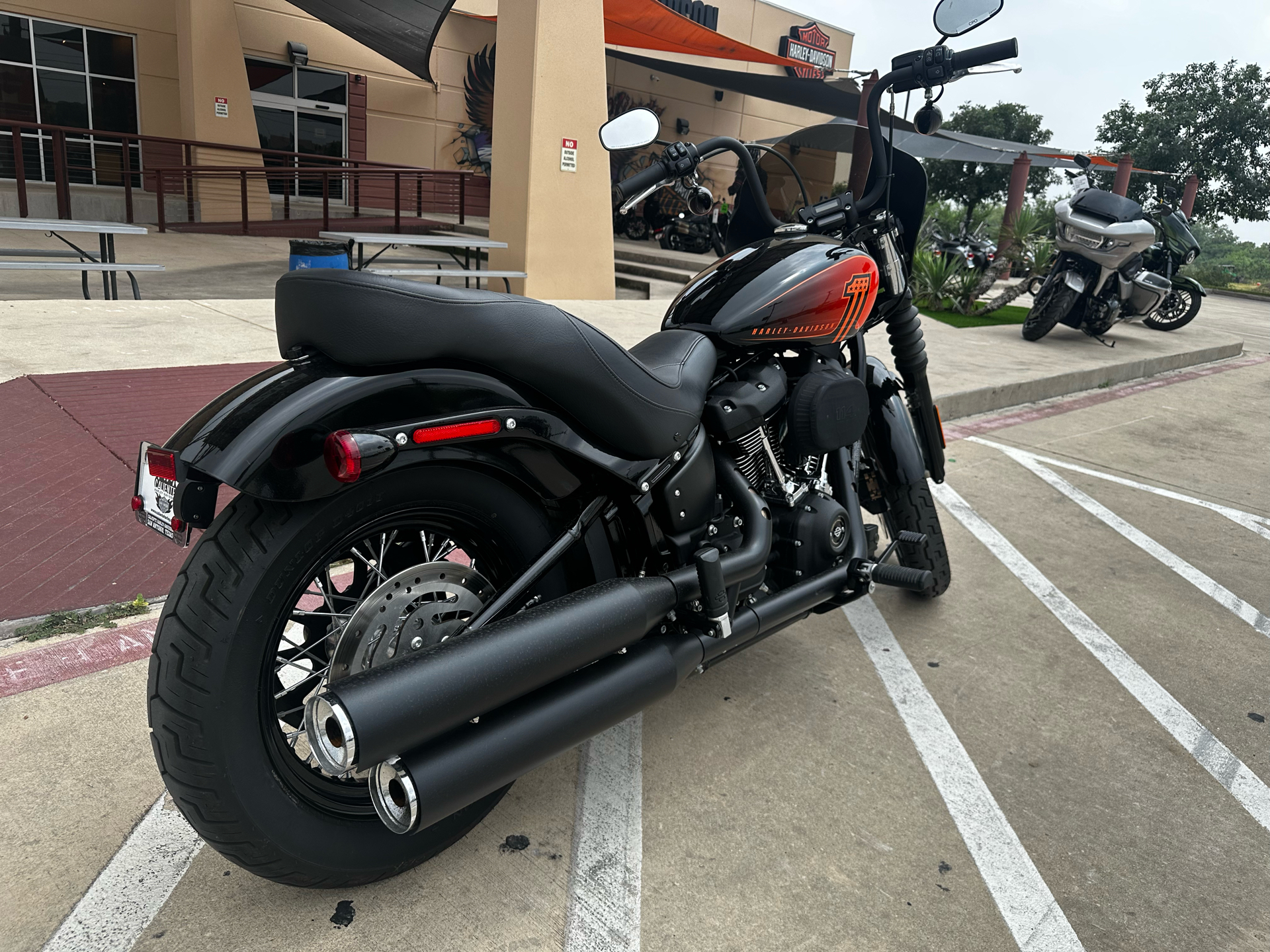 2021 Harley-Davidson Street Bob® 114 in San Antonio, Texas - Photo 8